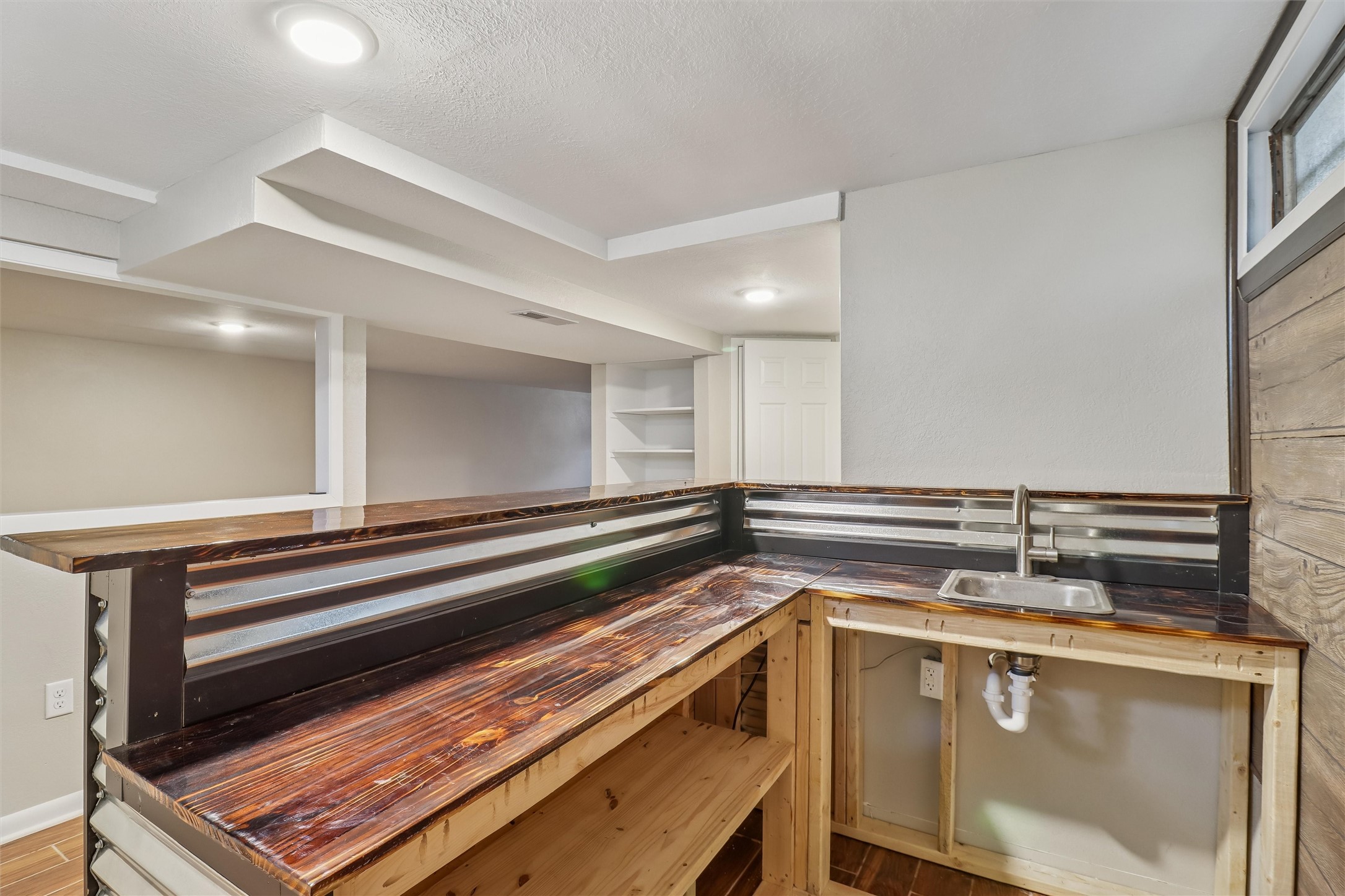210 Market Avenue SW