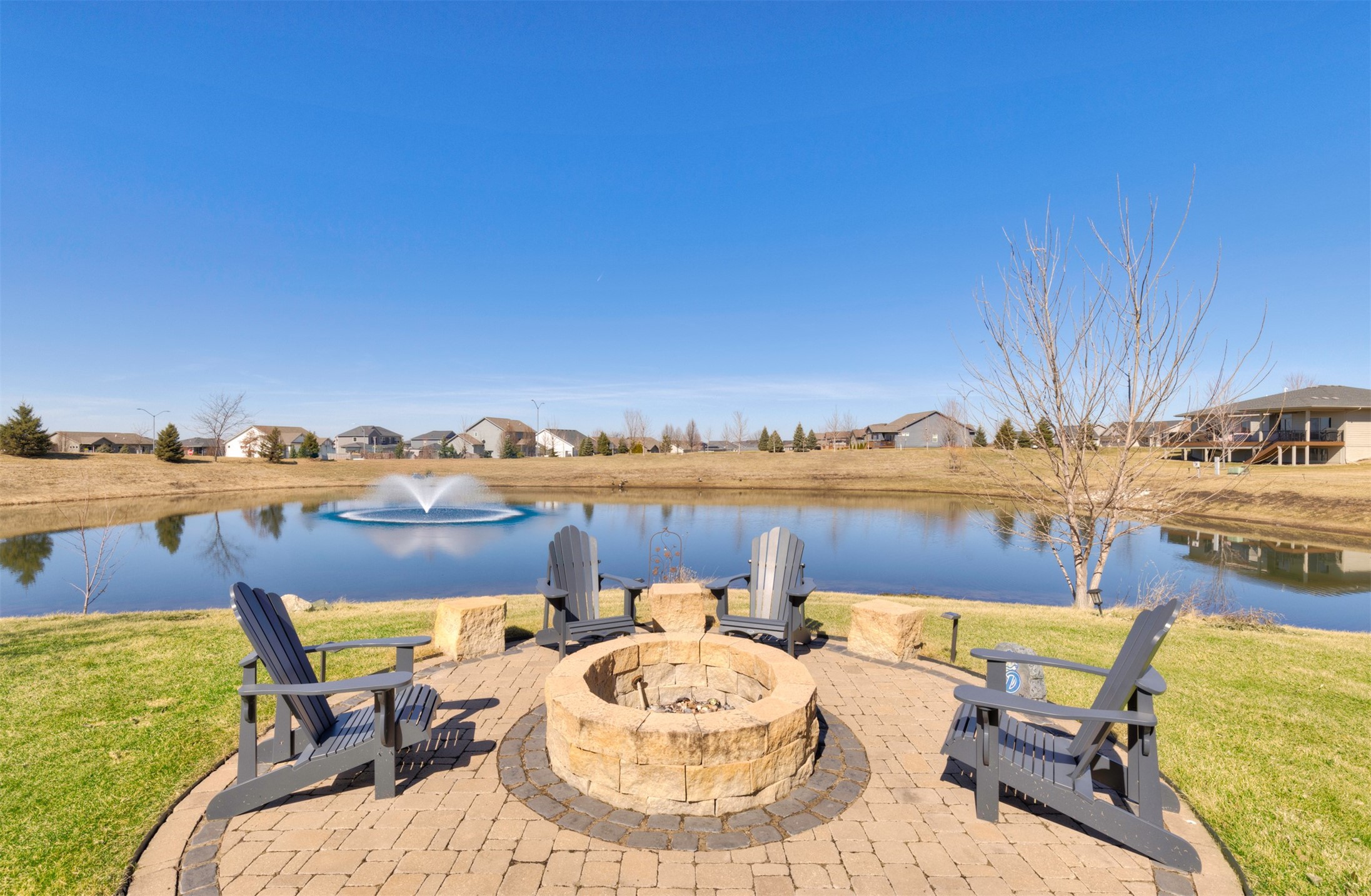 505 NE Dellwood Court