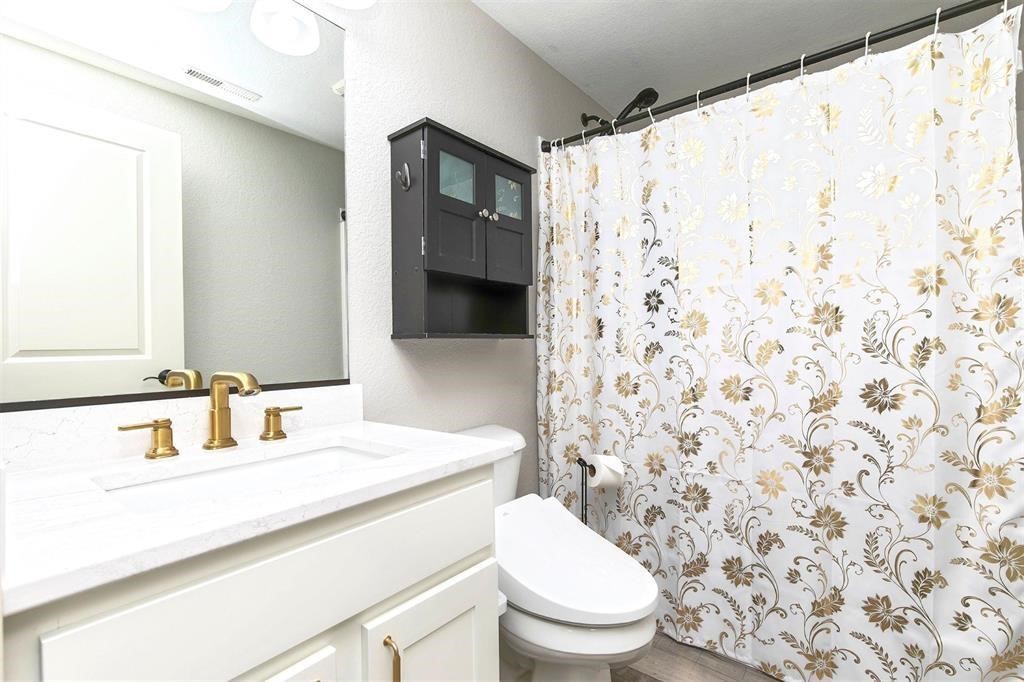 5119 NE Jan Rose Parkway