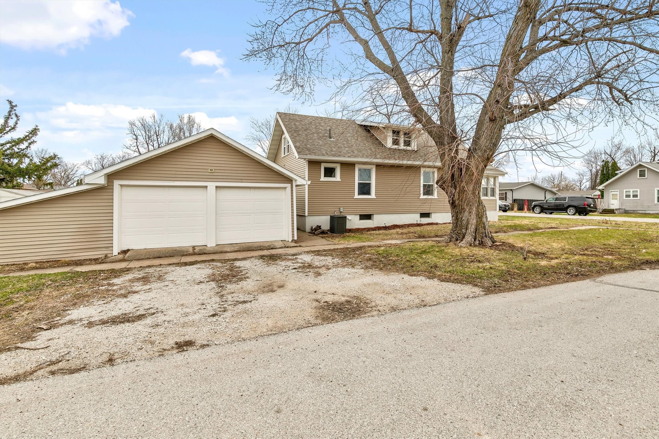 308 W 5th Street