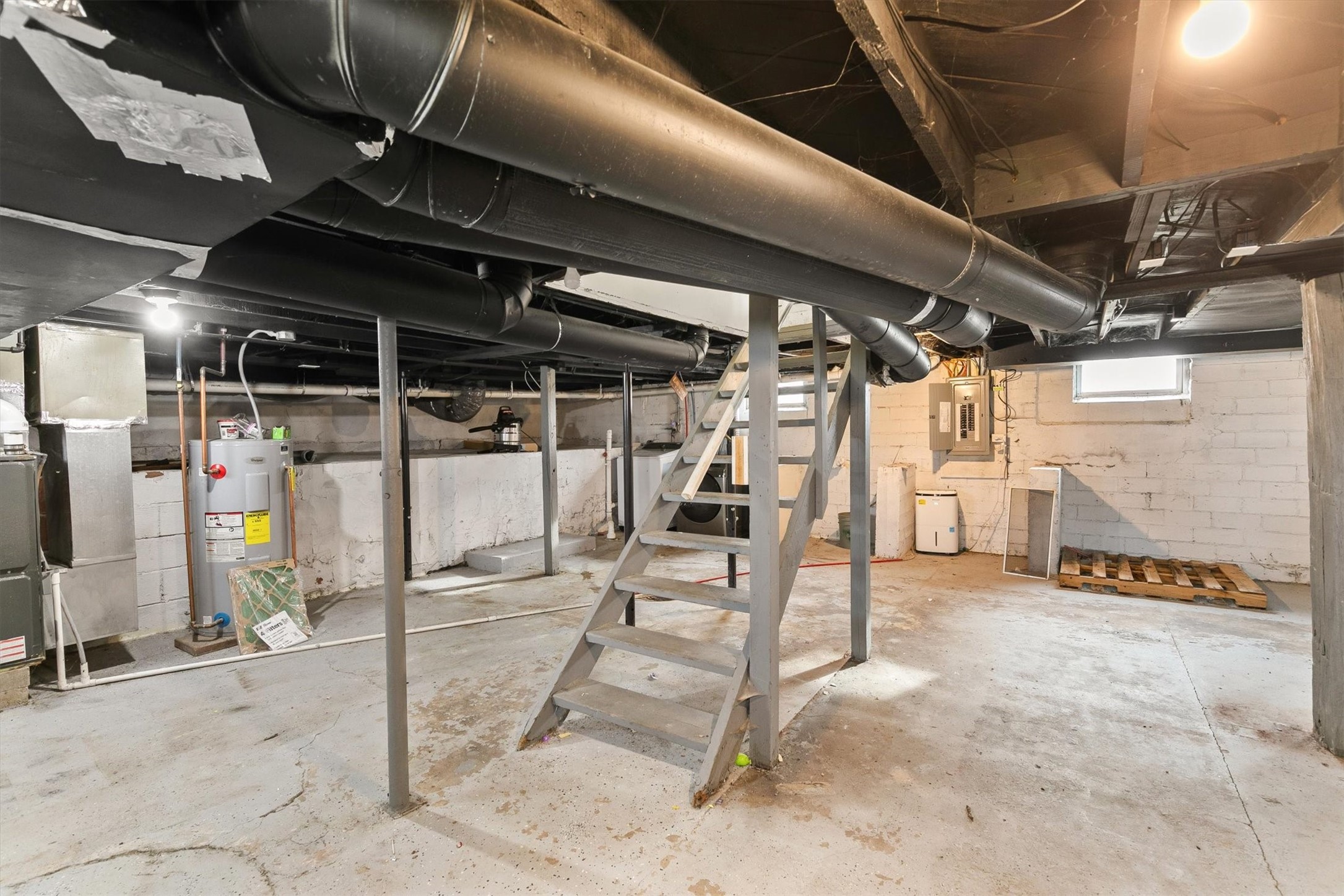 308 W 5th Street