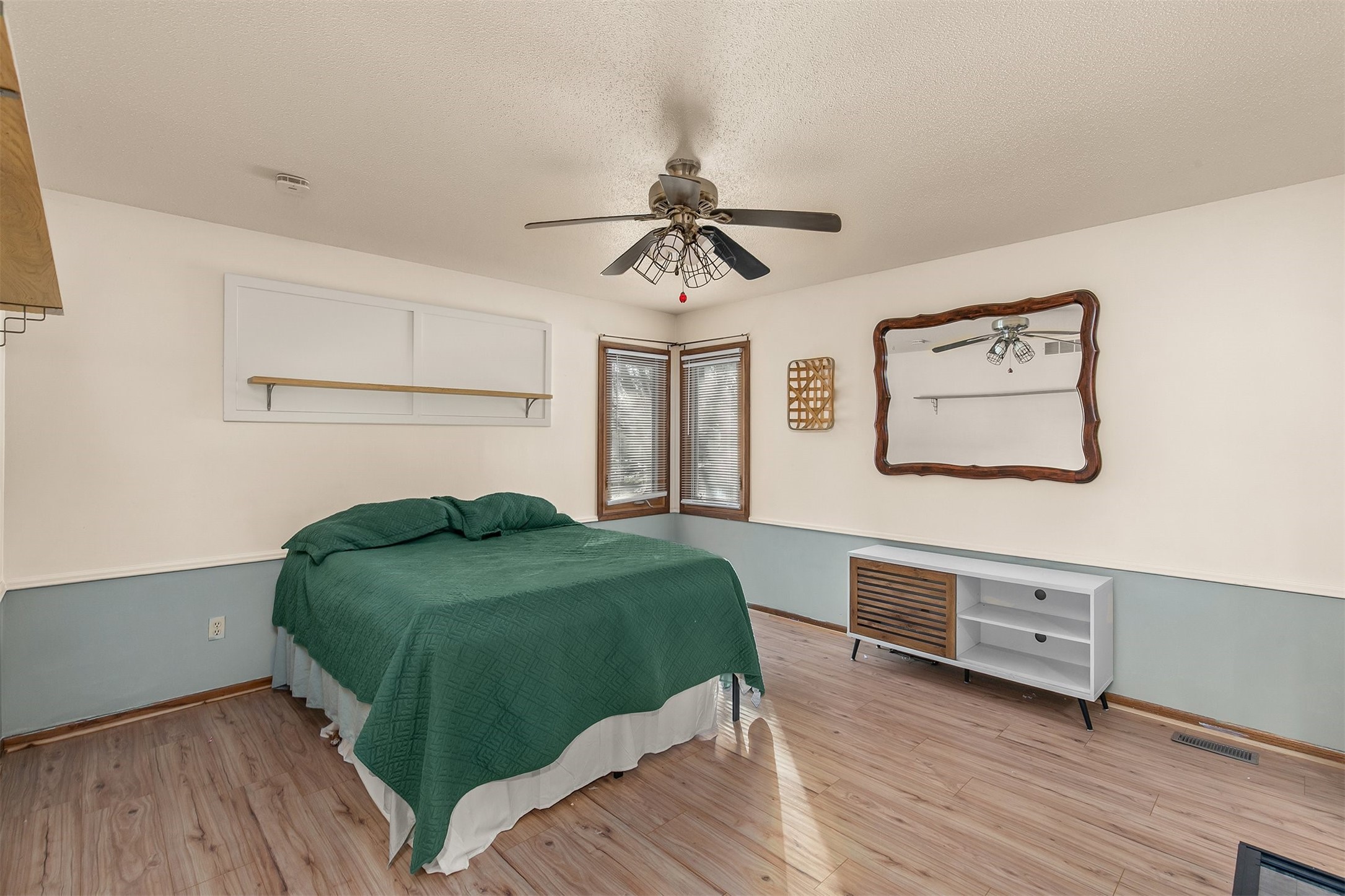 1114 NW Parkridge Drive