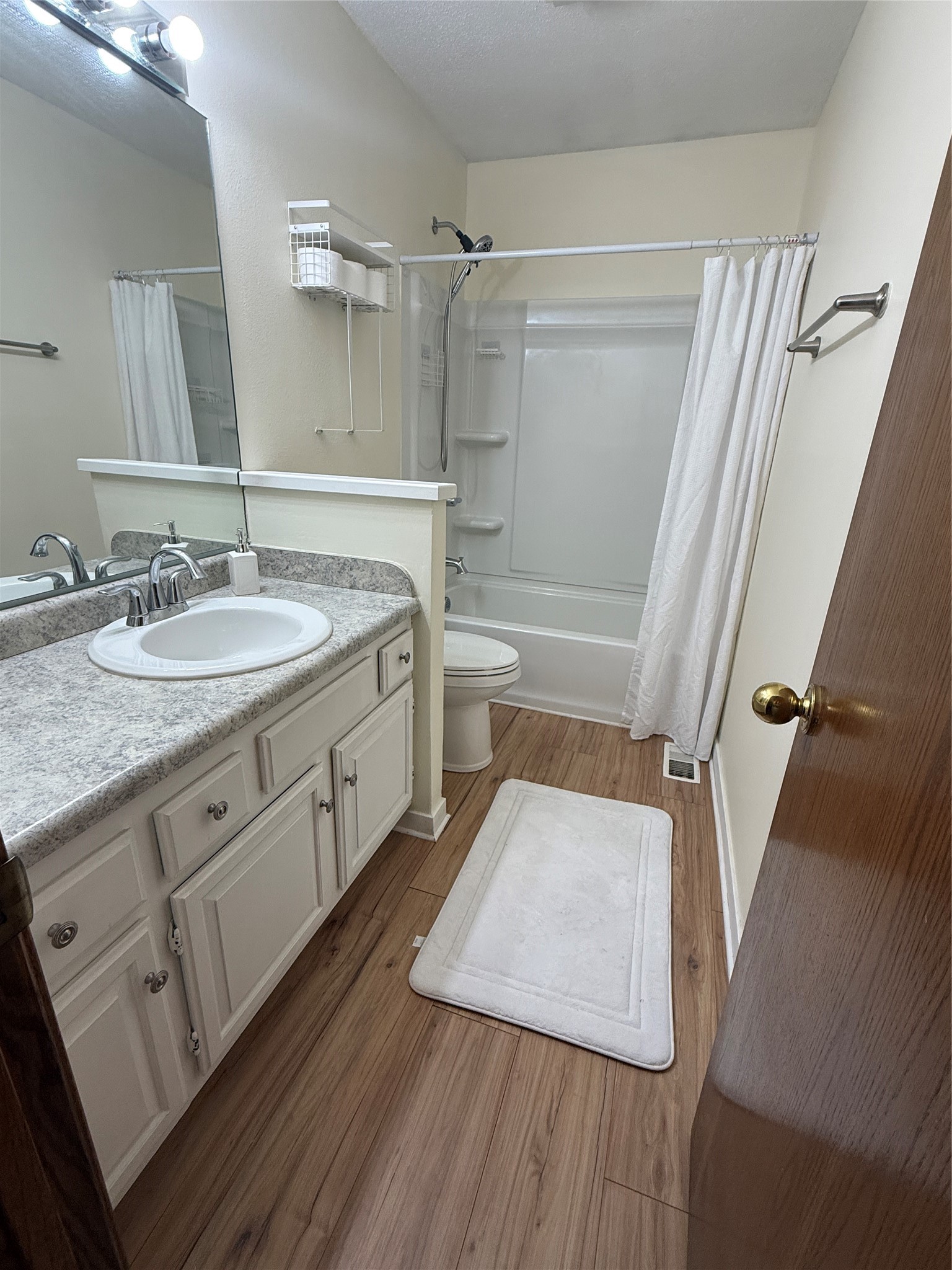 1114 NW Parkridge Drive