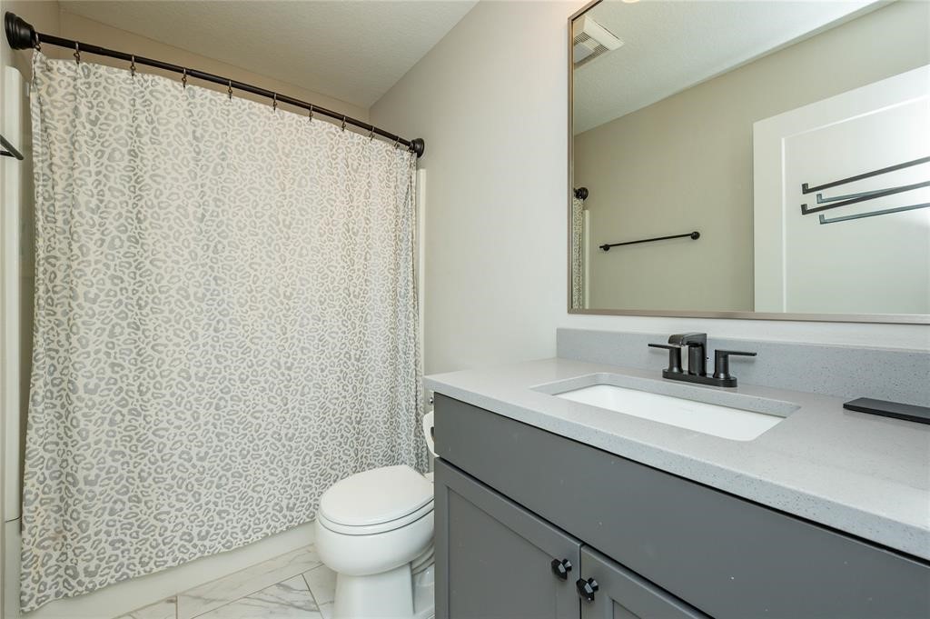 202 SW Prairie Trail Parkway