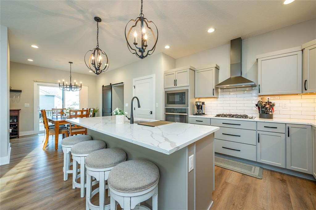 202 SW Prairie Trail Parkway