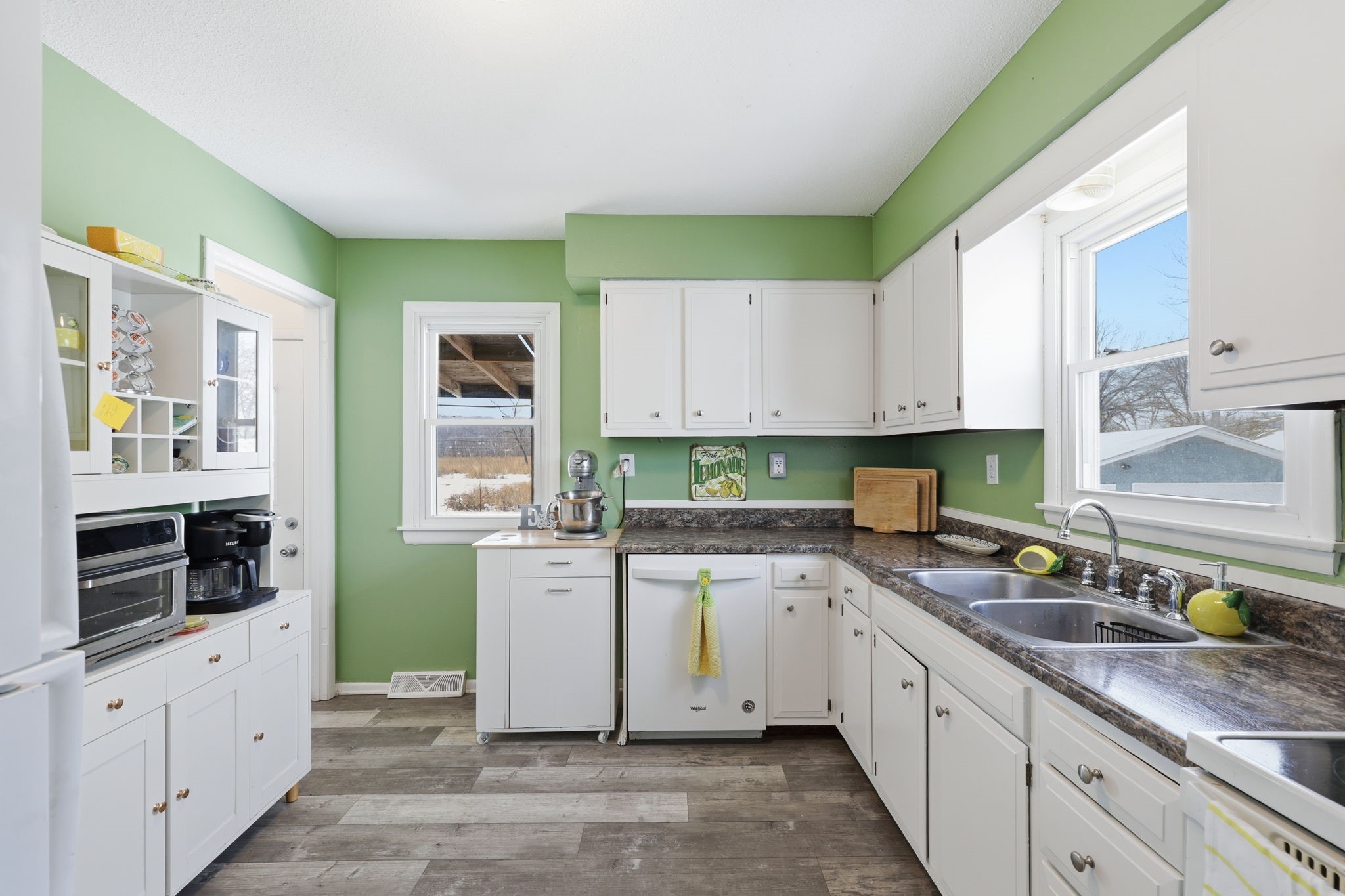 2404 E 37th Court