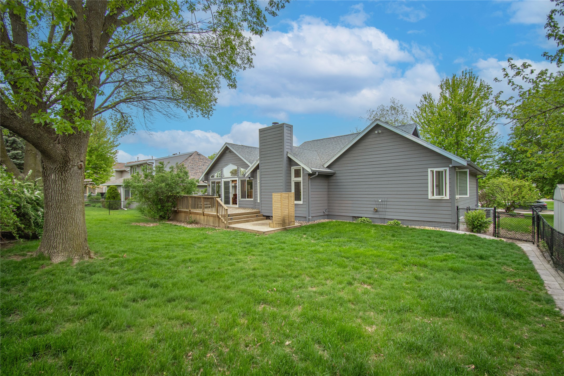 1114 NW Parkridge Drive