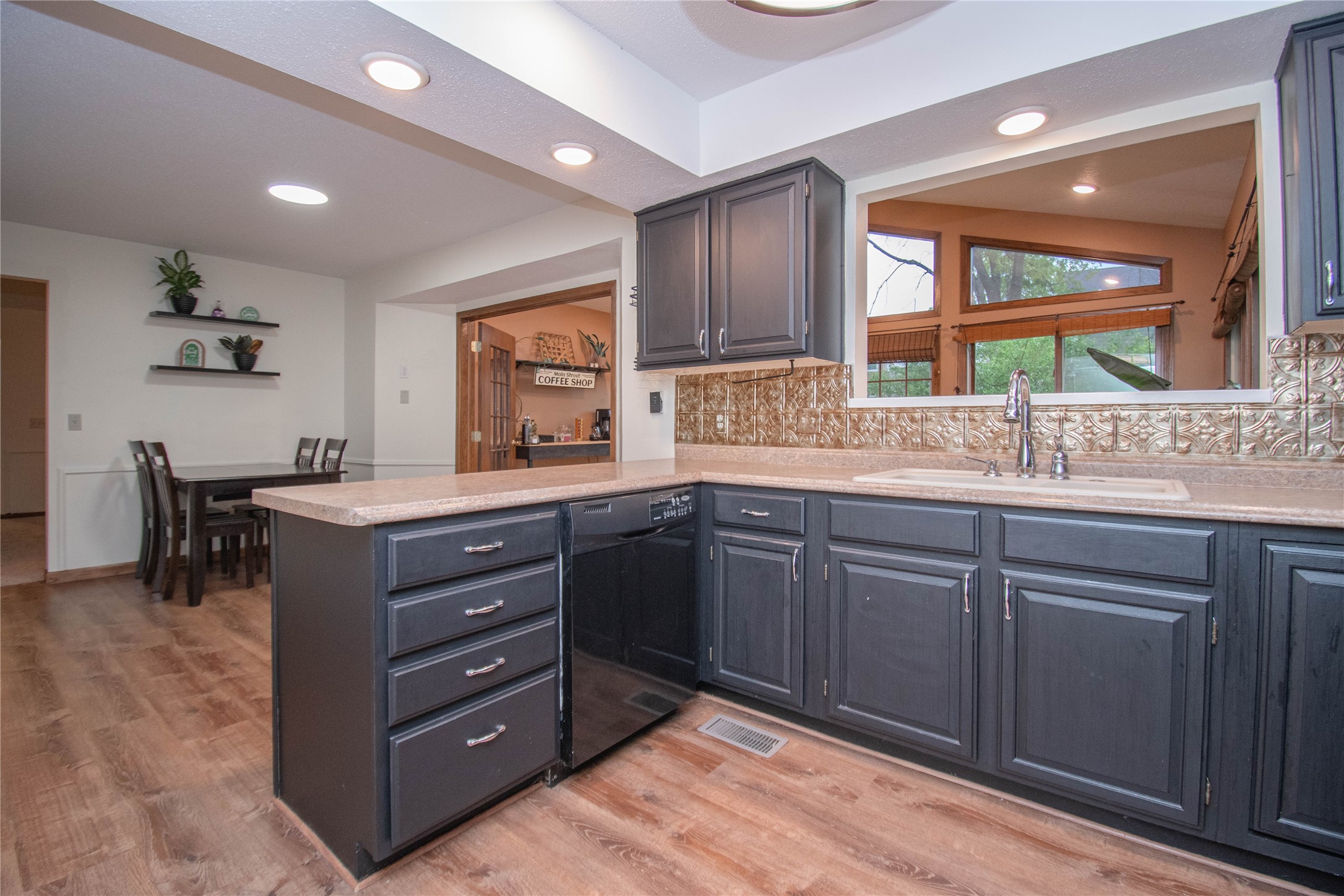 1114 NW Parkridge Drive
