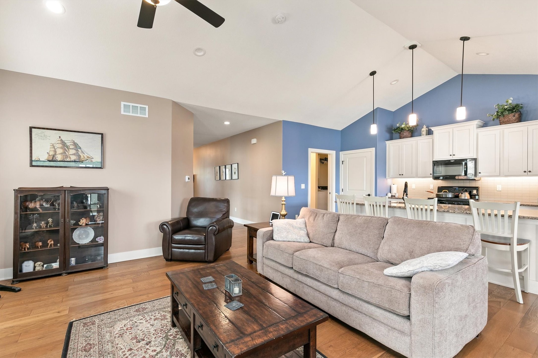 2614 SW Vineyard Lane