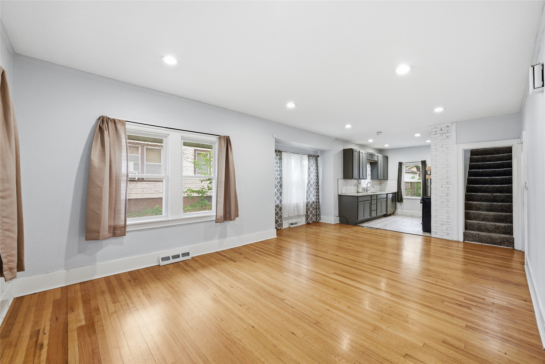 1716 E 14th Street