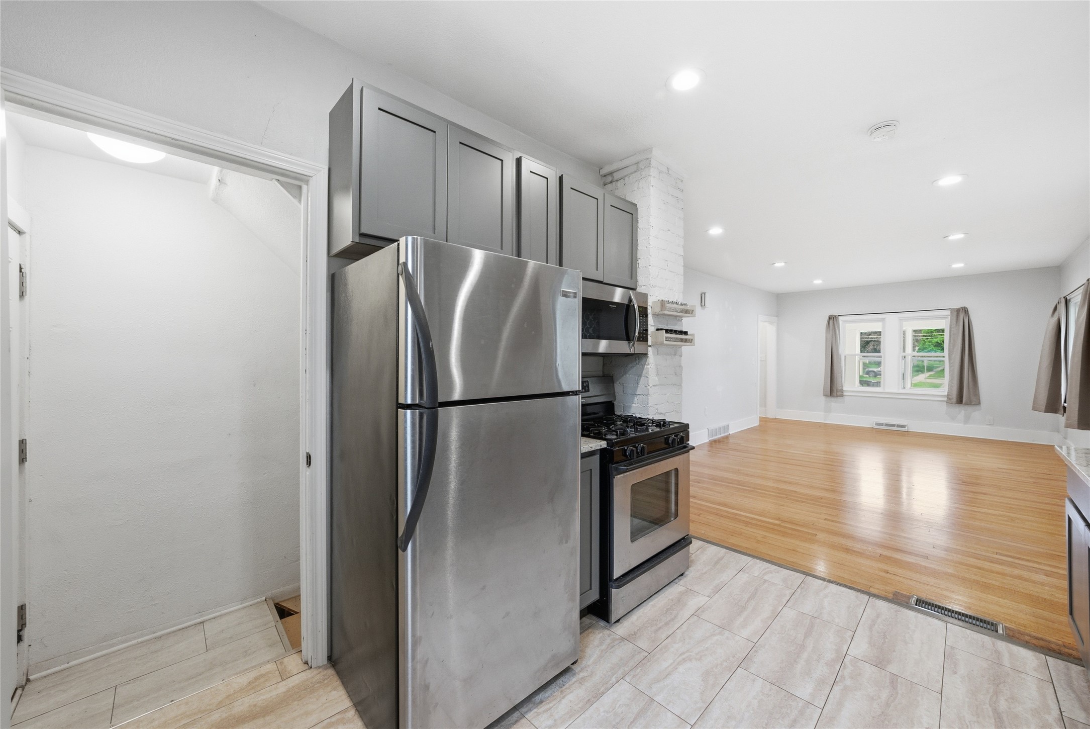 1716 E 14th Street