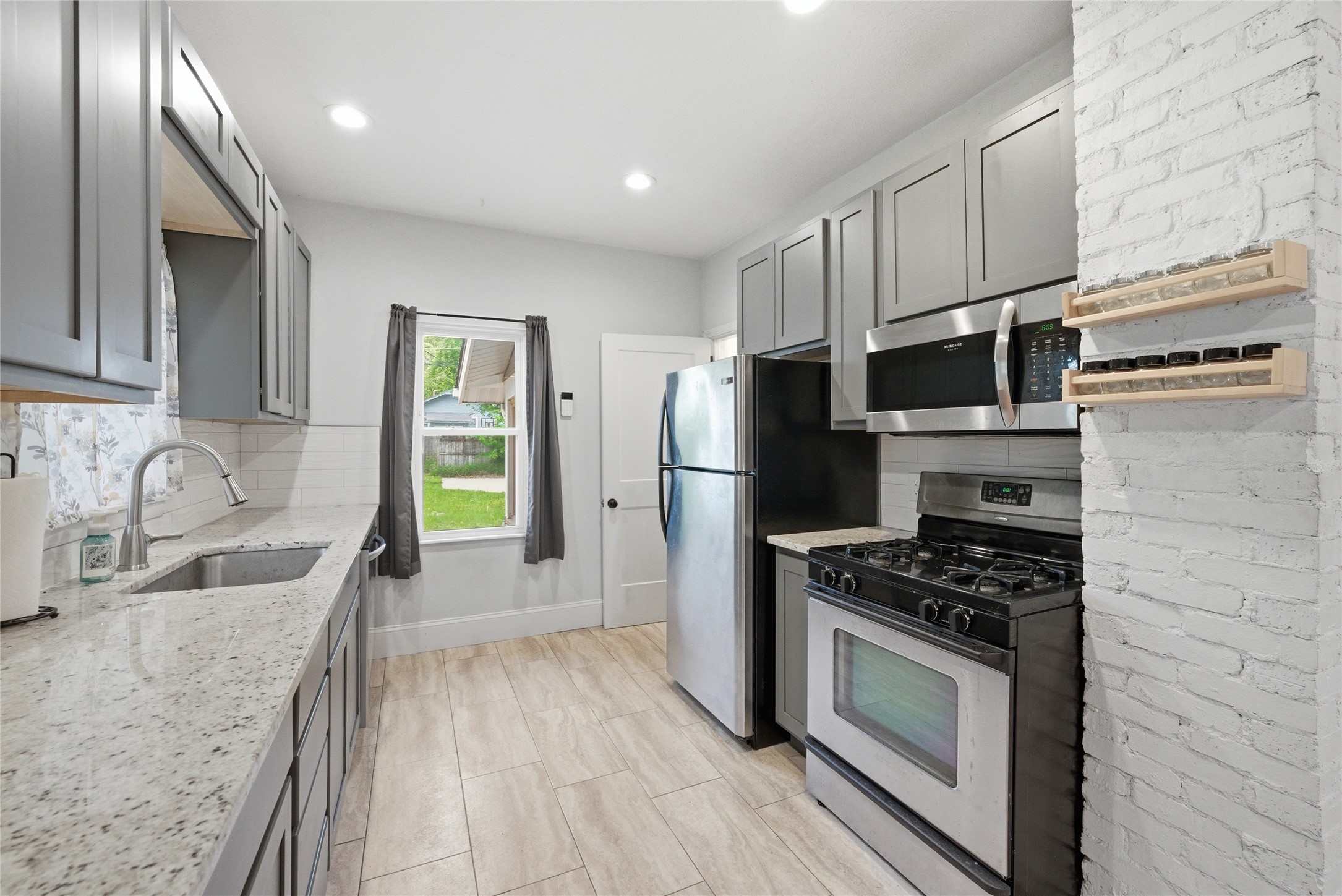 1716 E 14th Street