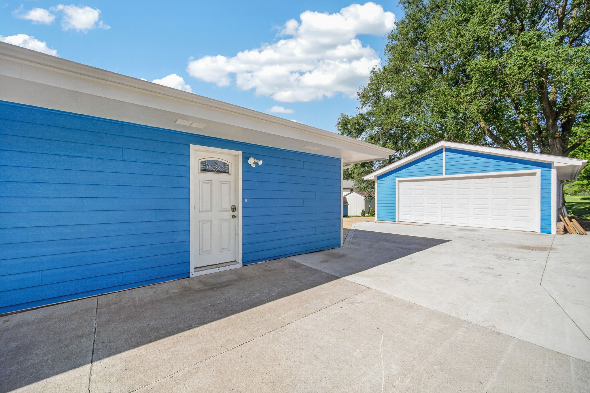 6820 NW 5th Court