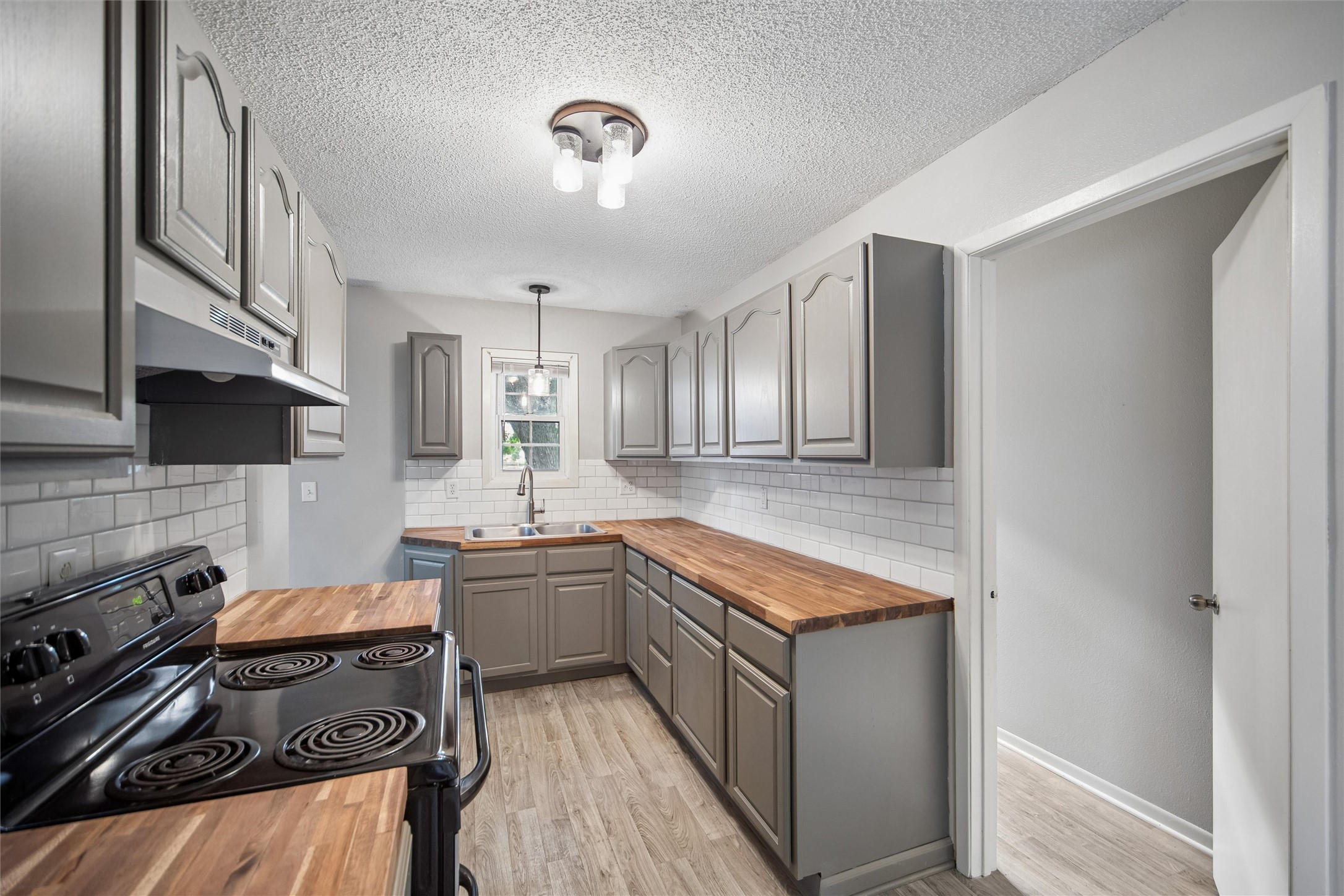 306 3rd Avenue SW