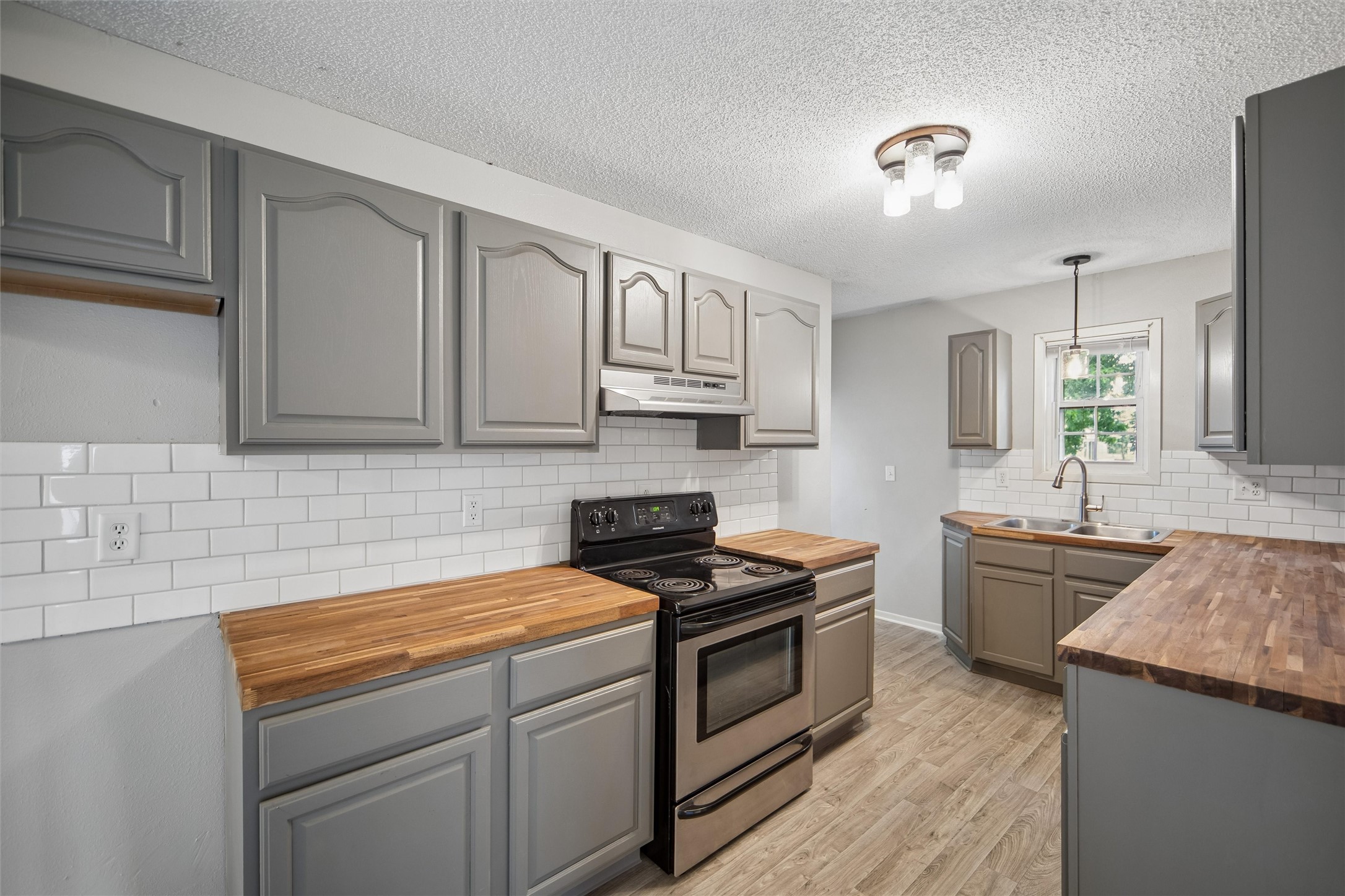 306 3rd Avenue SW