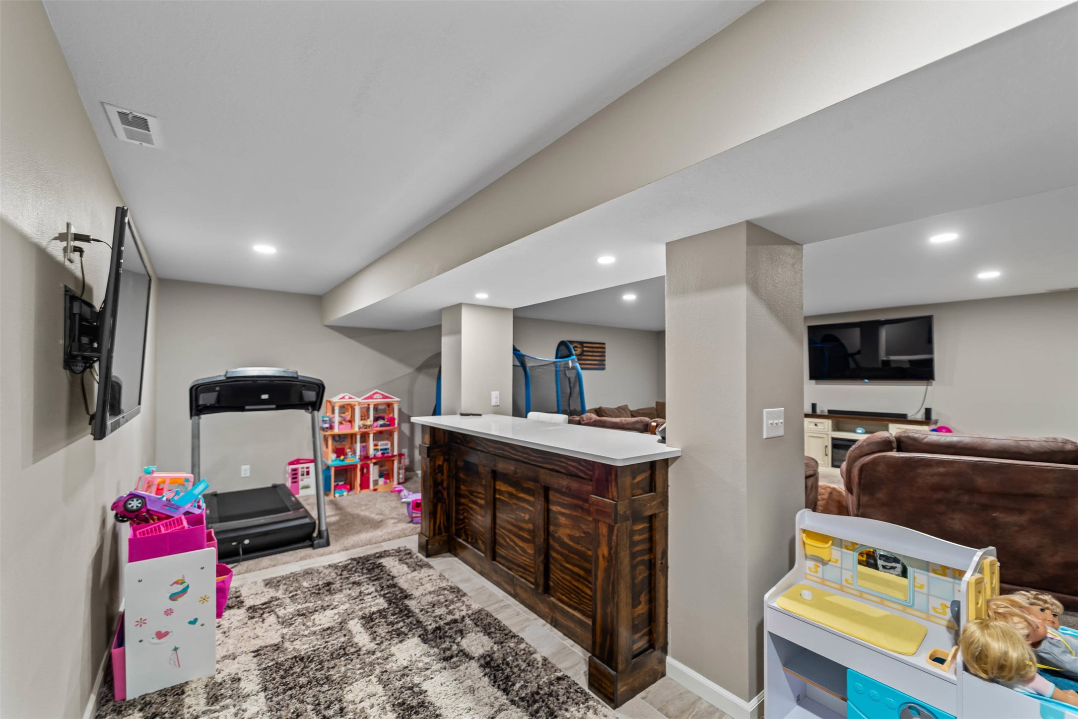 1100 Hunter Court