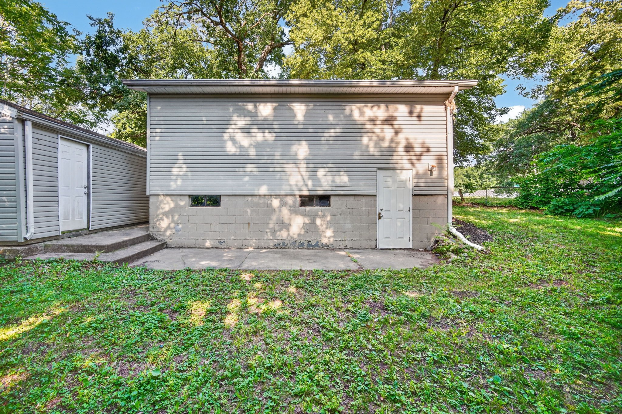 1405 E 37th Street