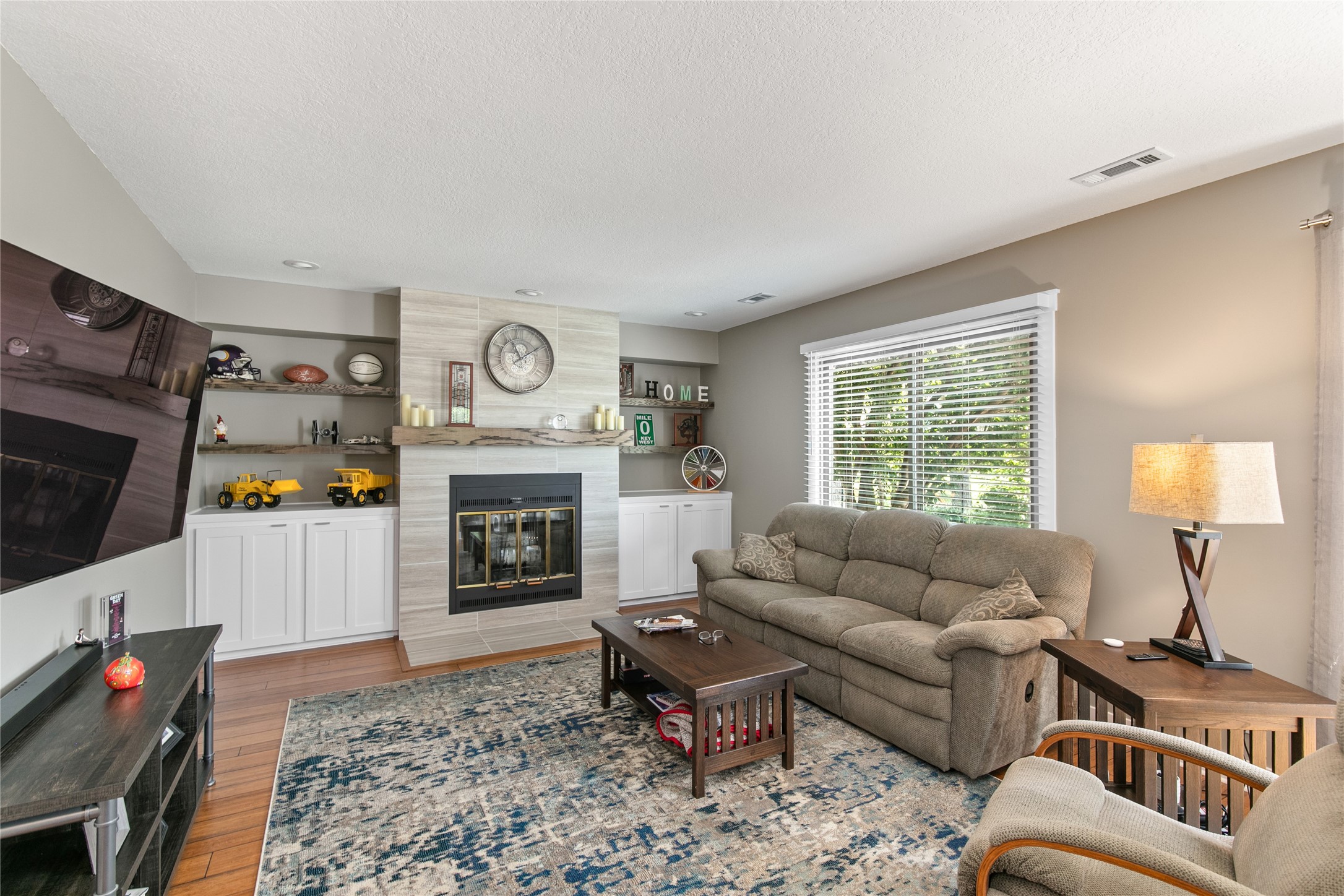 7900 Roseland Drive