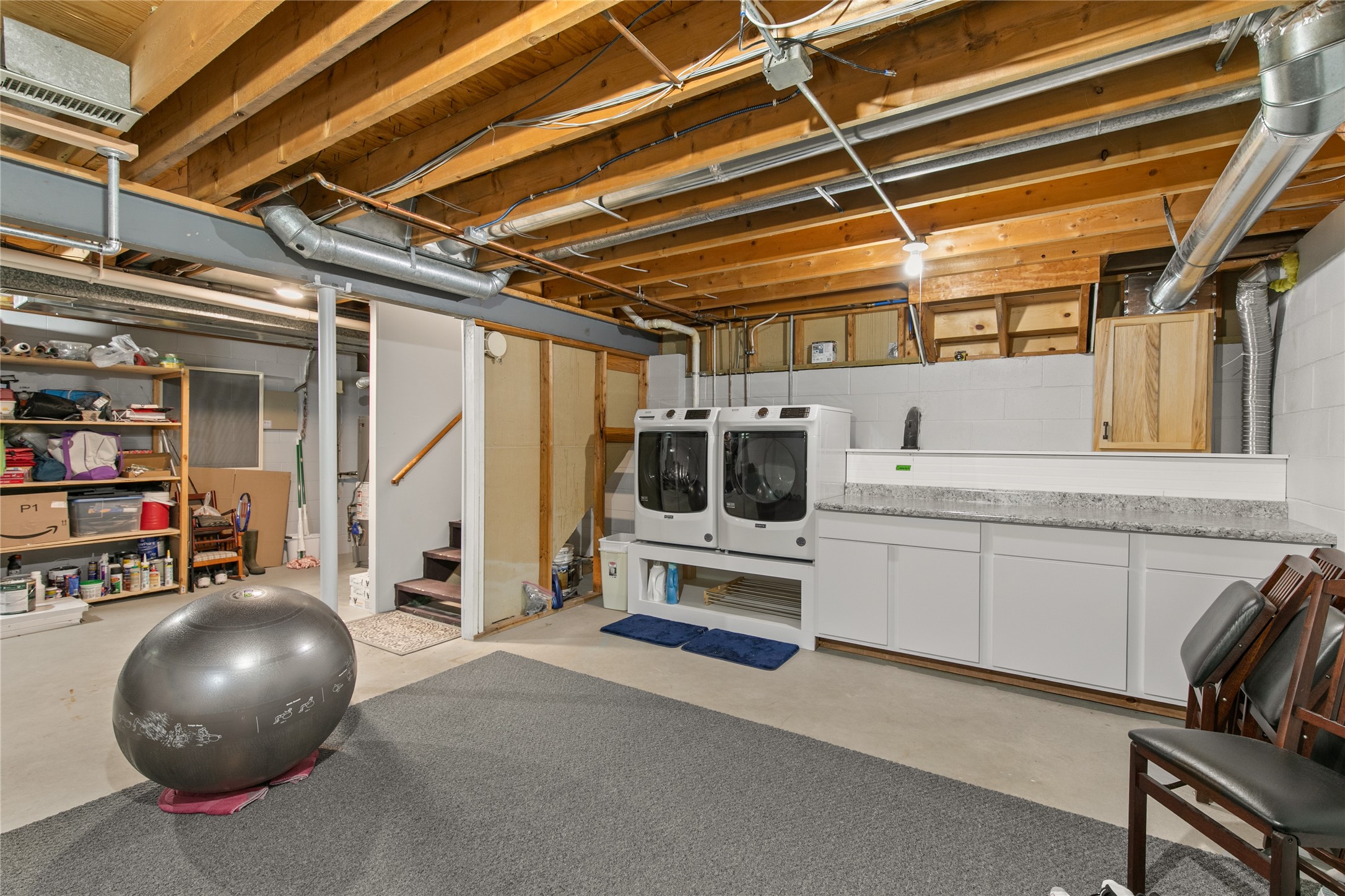 7900 Roseland Drive