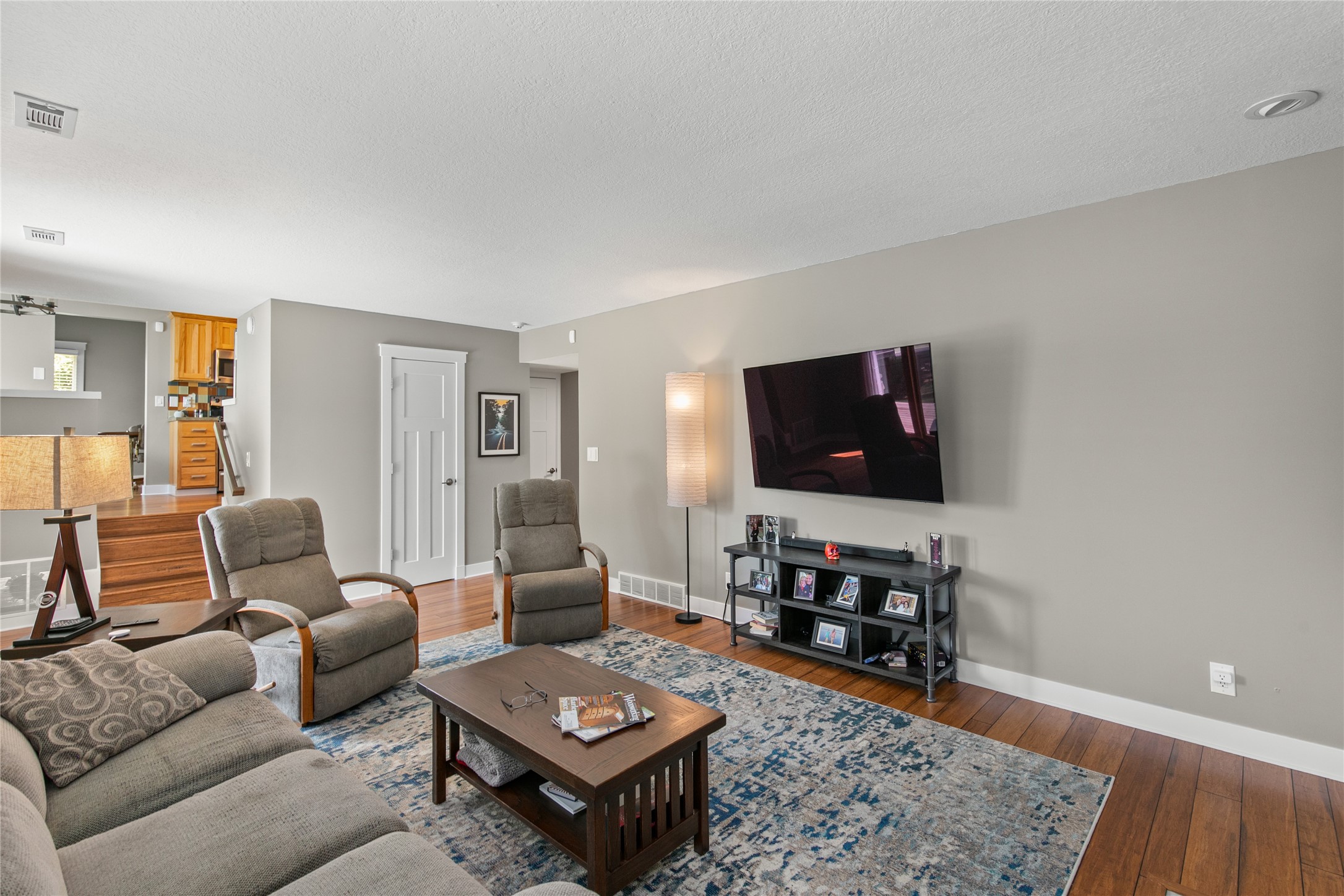 7900 Roseland Drive
