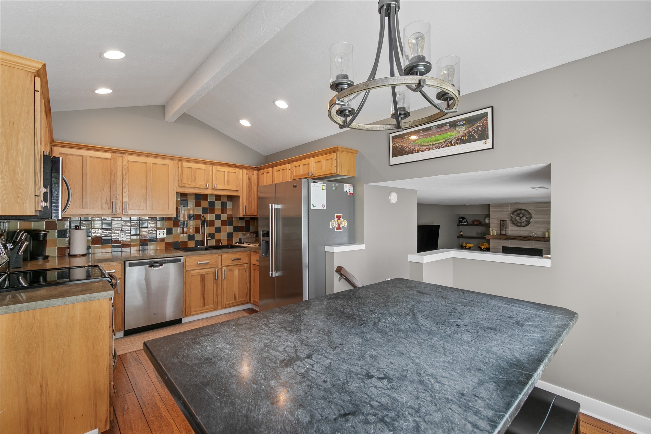 7900 Roseland Drive
