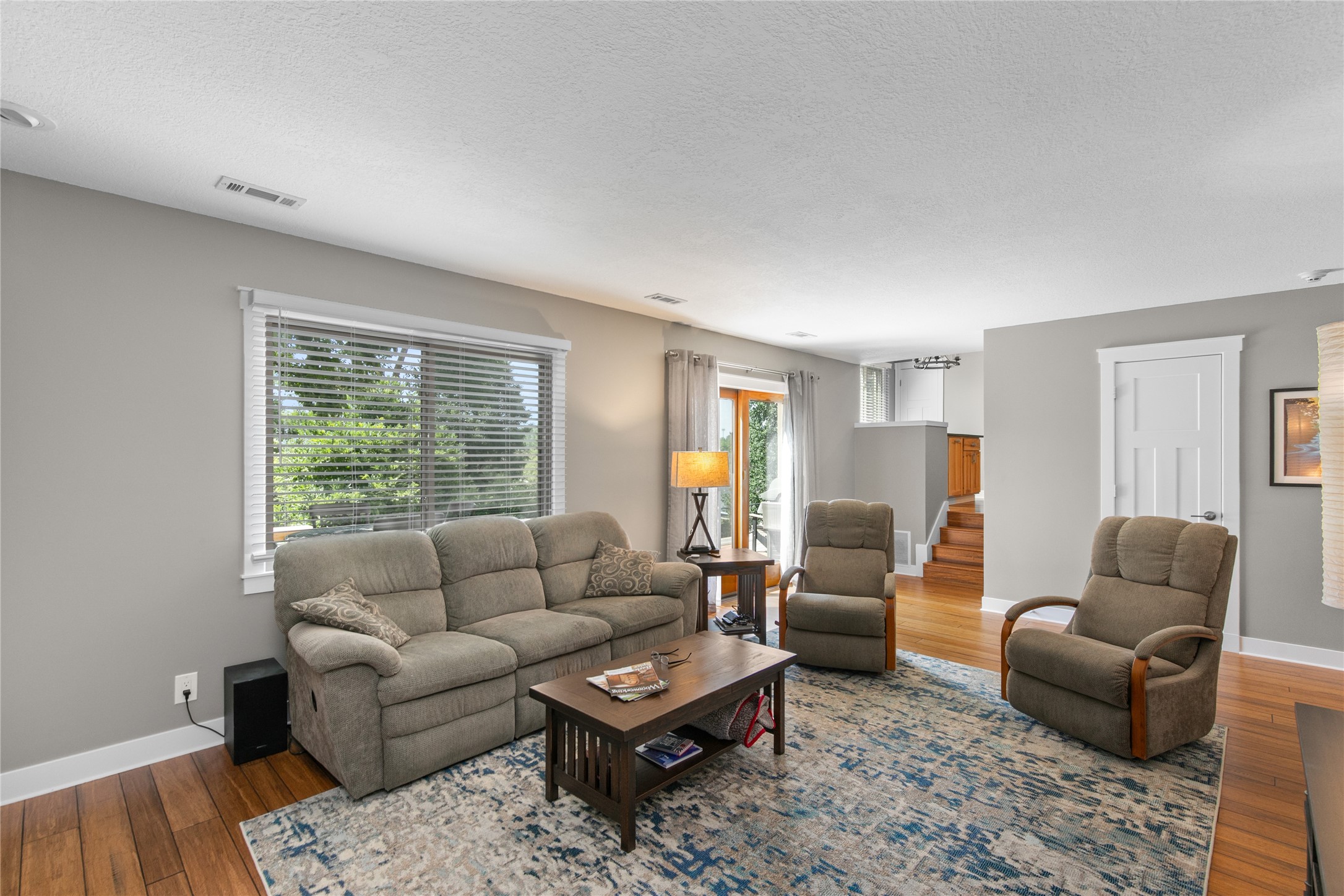 7900 Roseland Drive