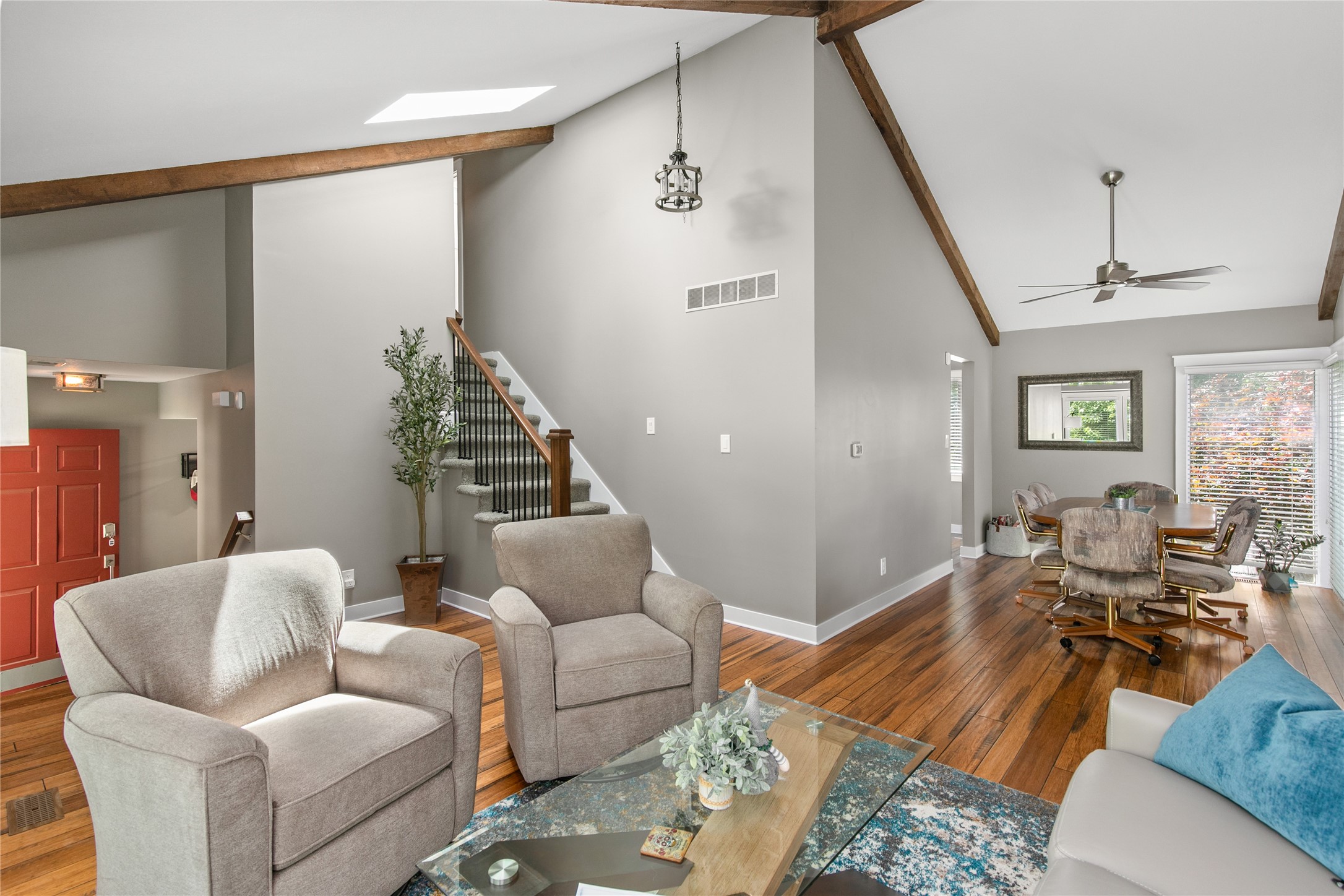7900 Roseland Drive