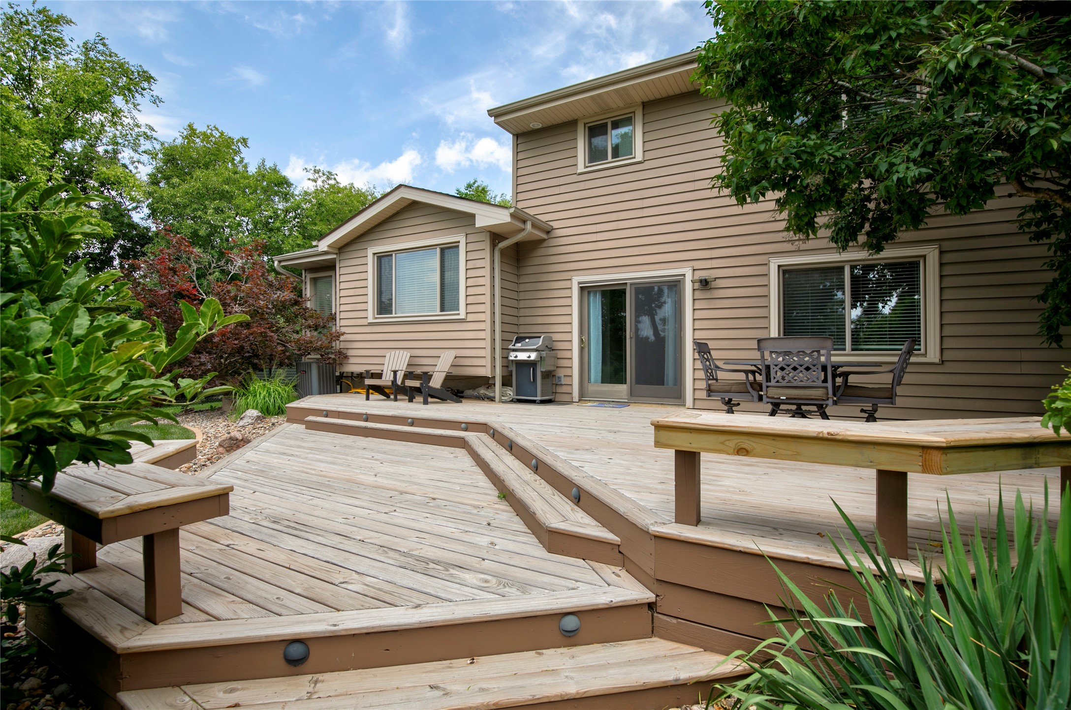 7900 Roseland Drive