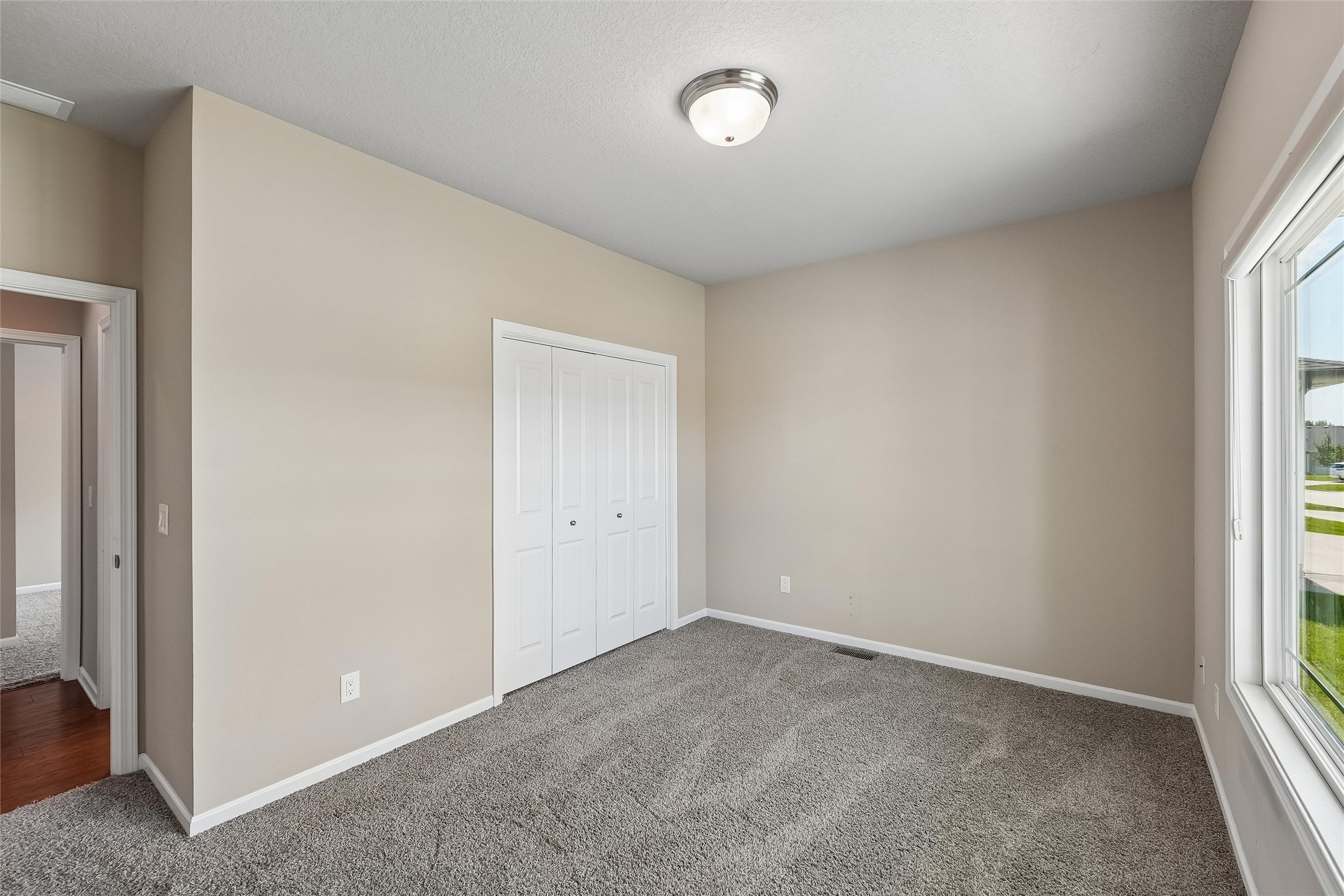 1601 11th Street SE