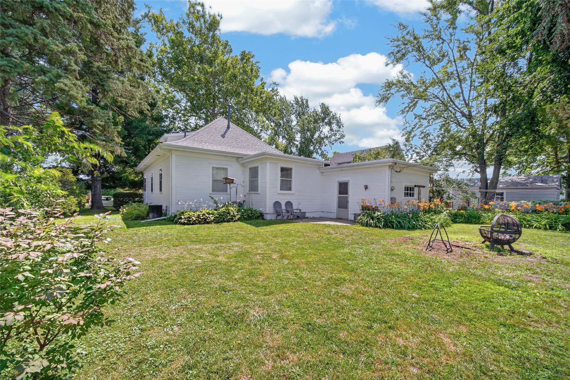 318 SW Pleasant Street