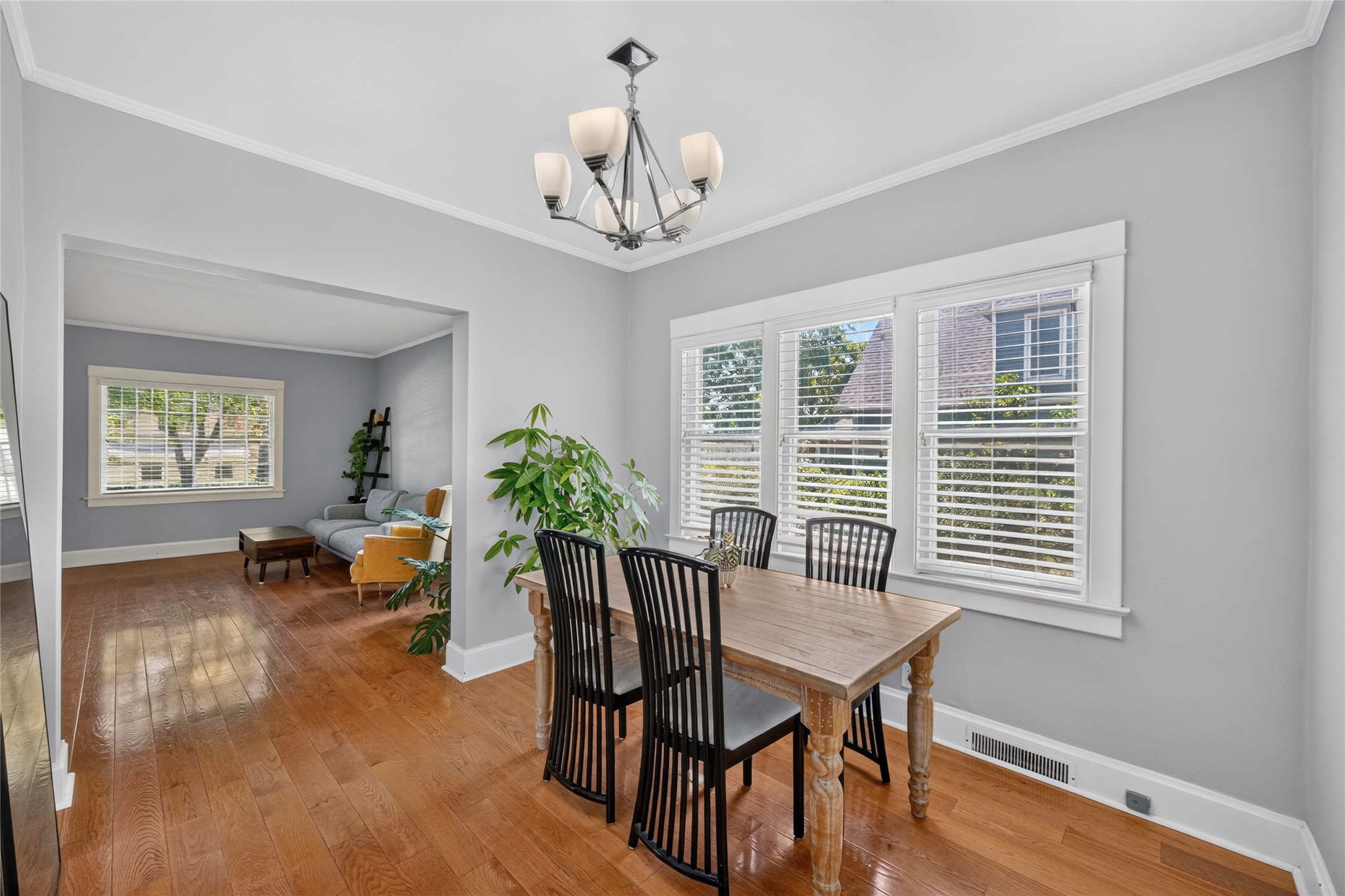 318 SW Pleasant Street