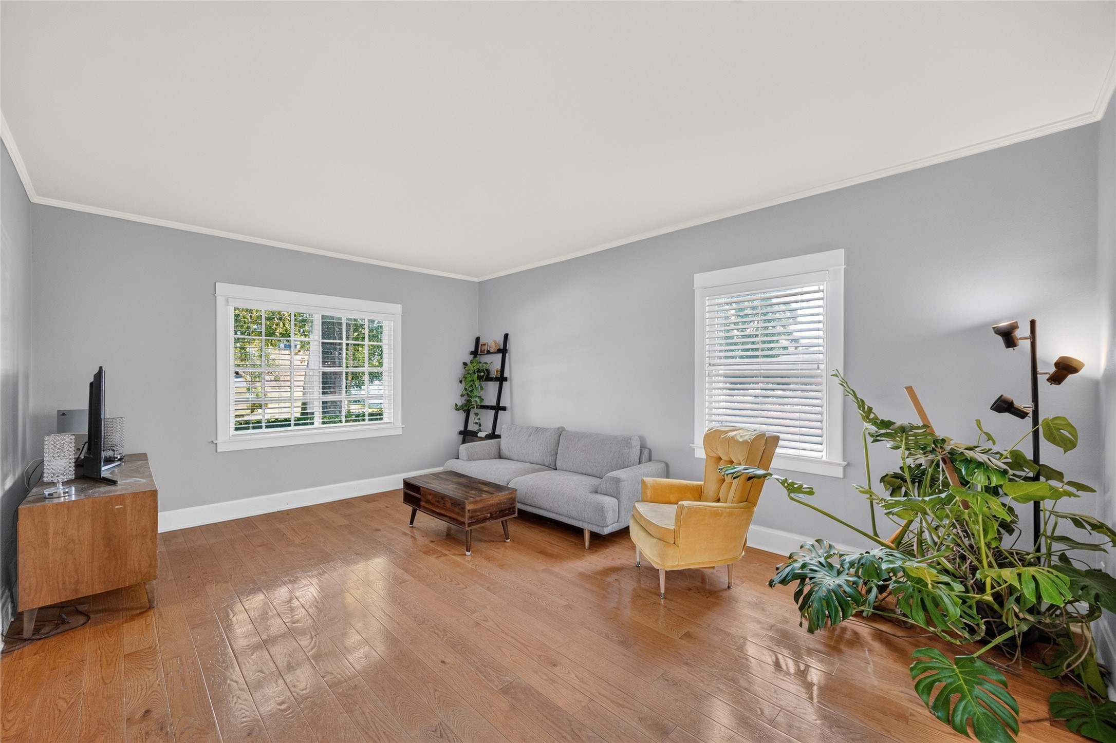 318 SW Pleasant Street