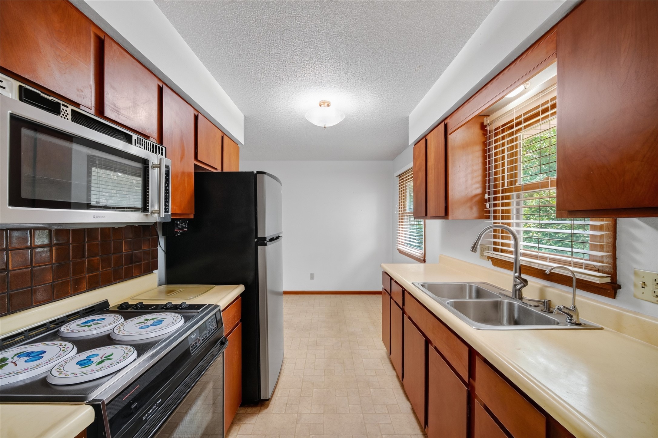 905 SE 4th Street