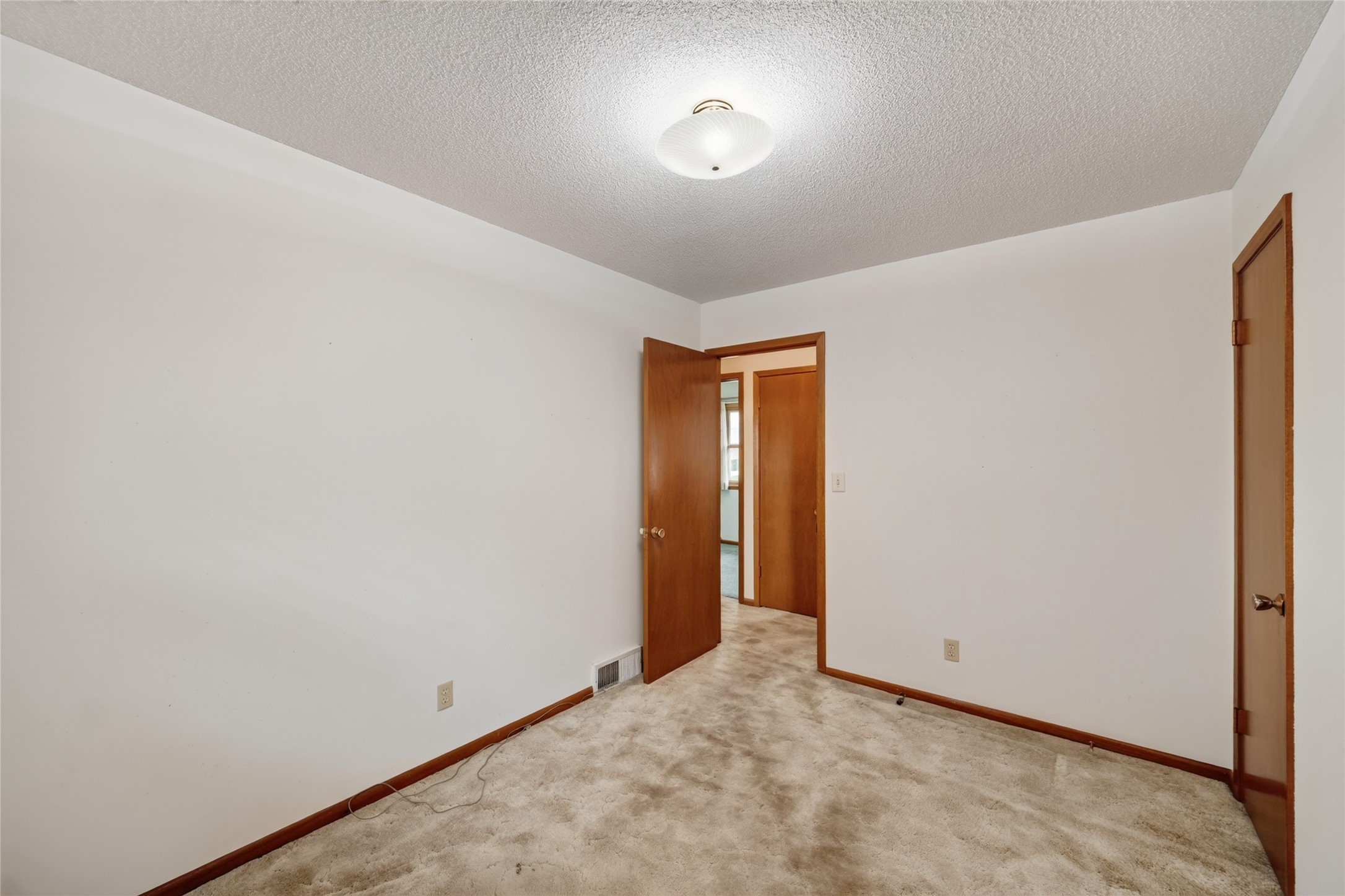 905 SE 4th Street