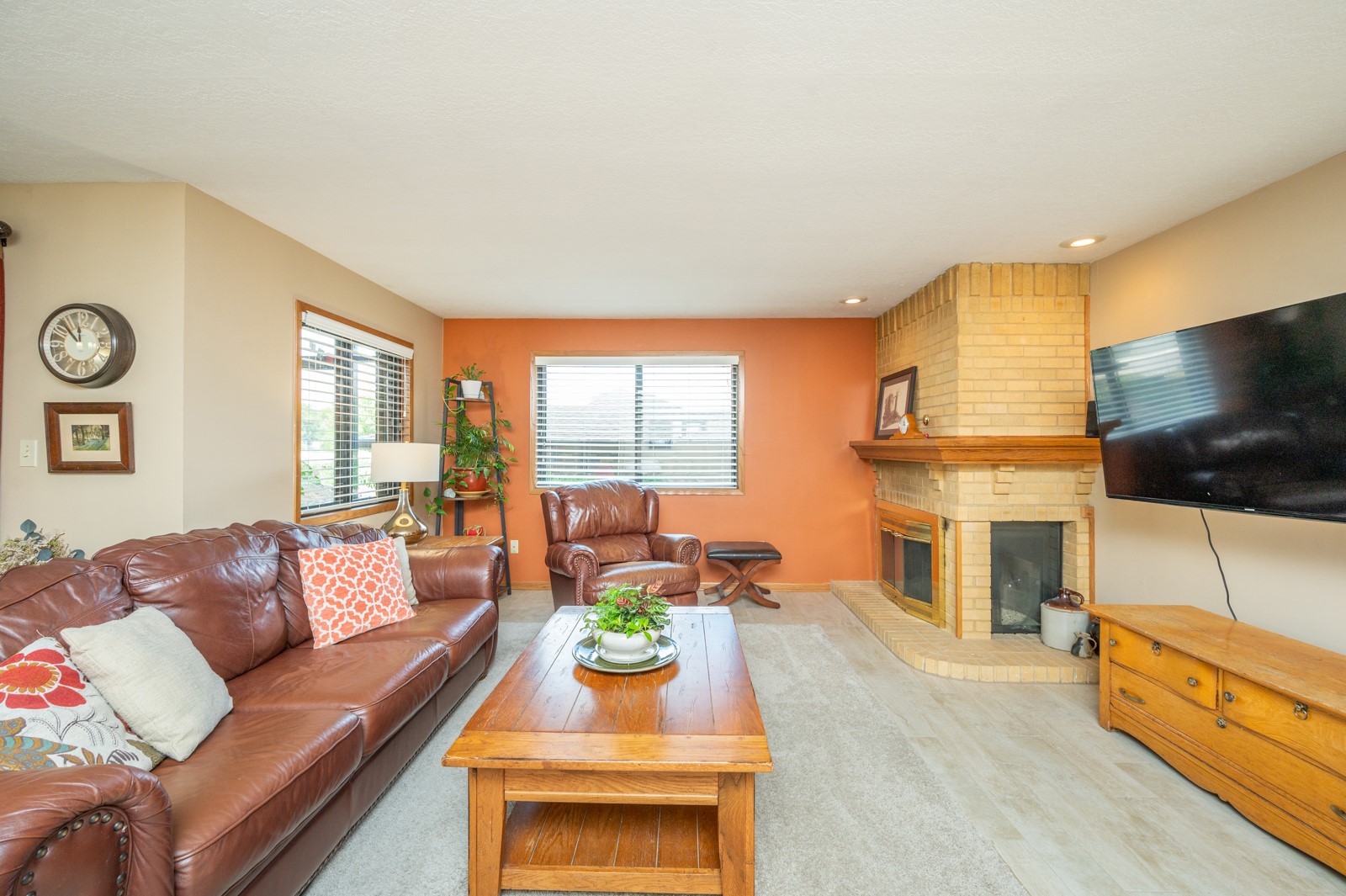 3667 Grand Avenue 2