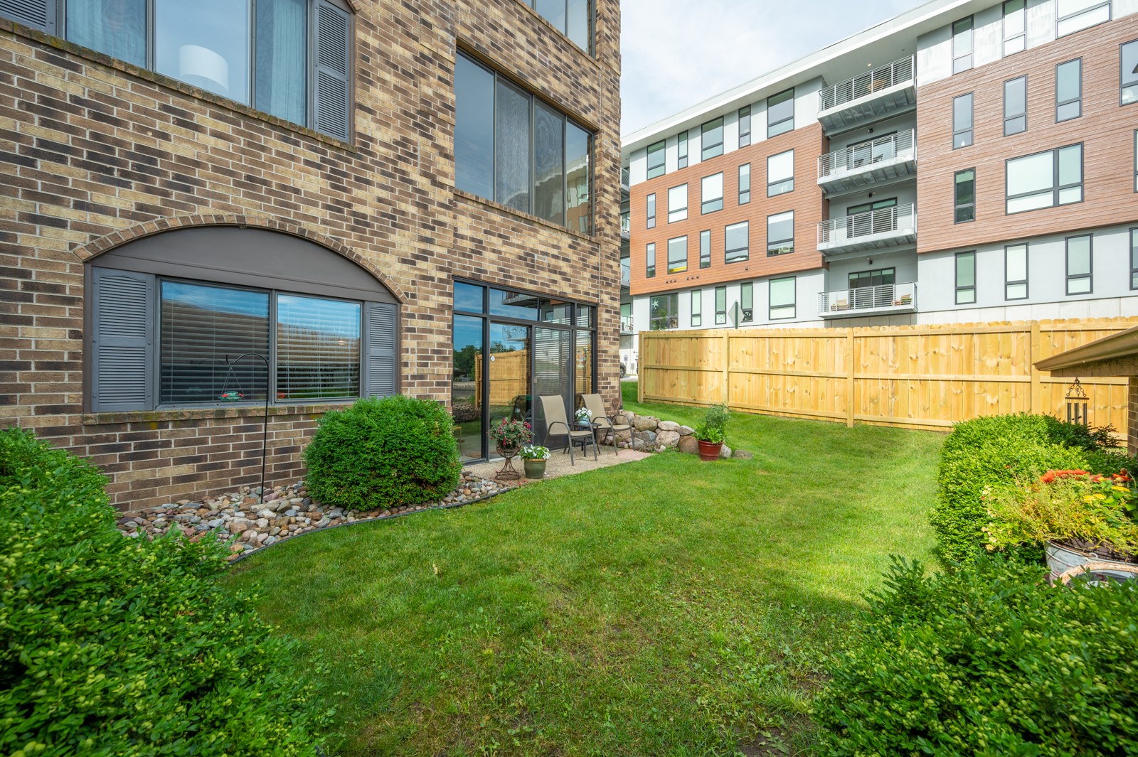 3667 Grand Avenue 2