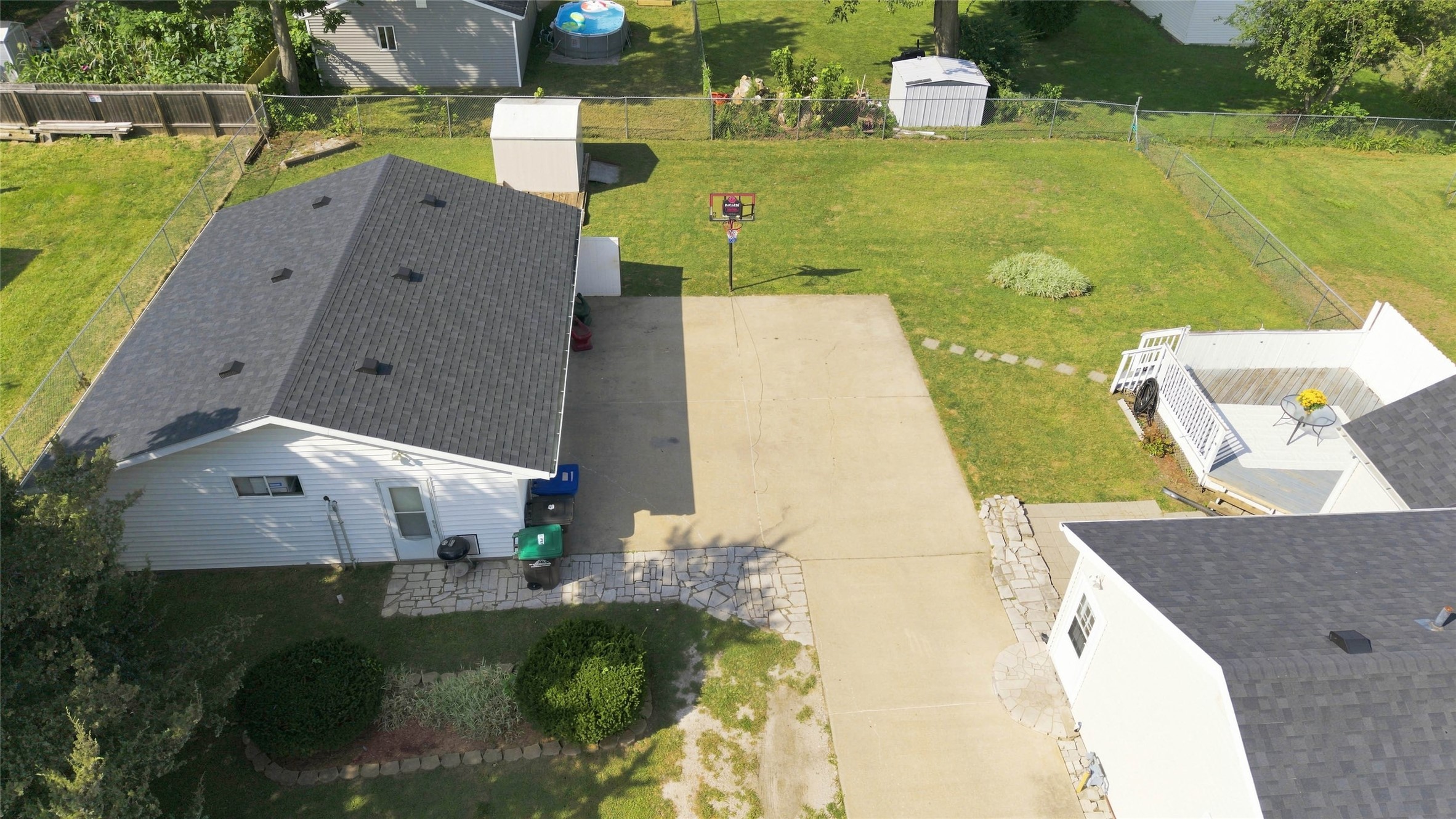 320 E Diehl Avenue
