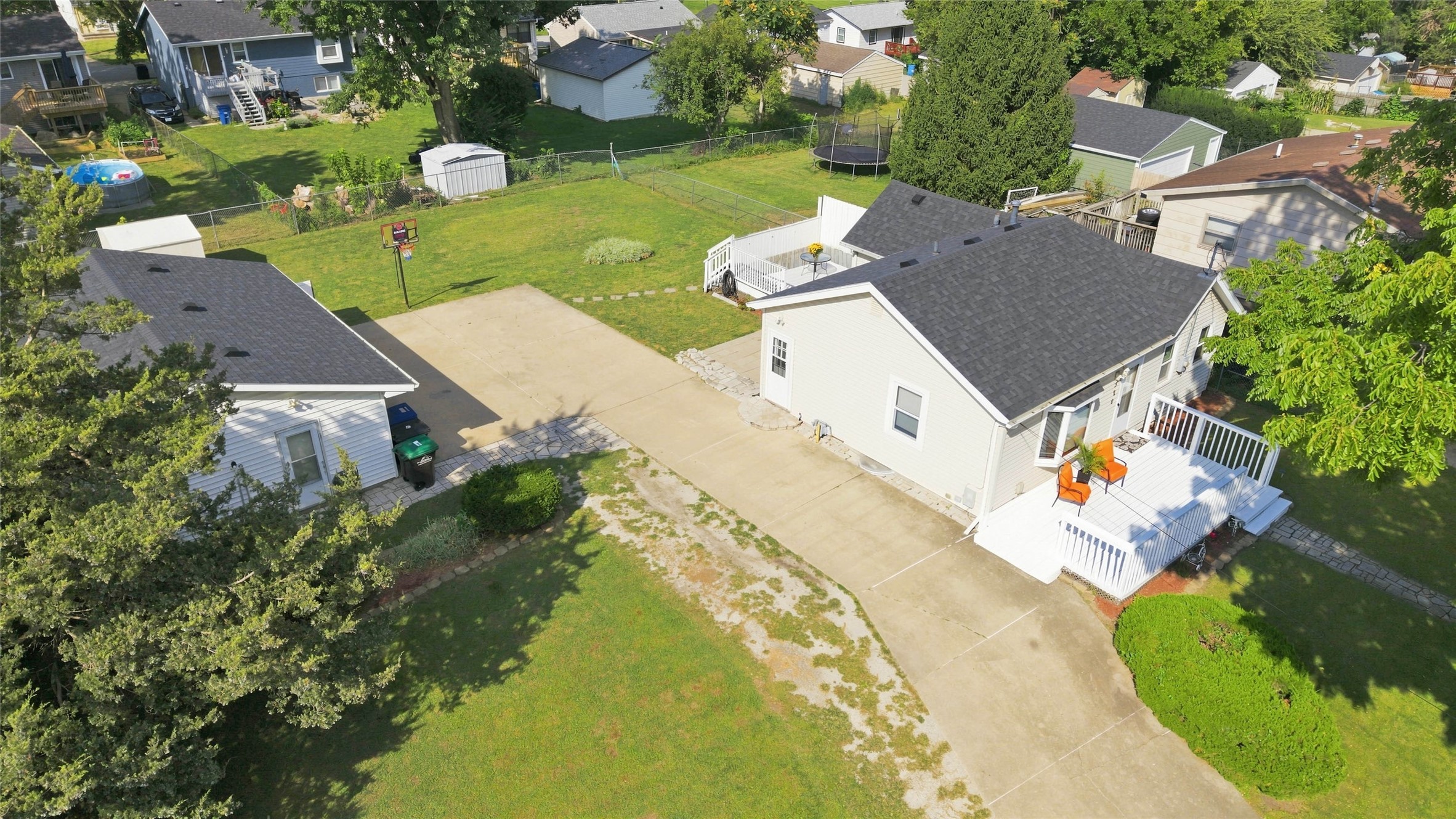 320 E Diehl Avenue