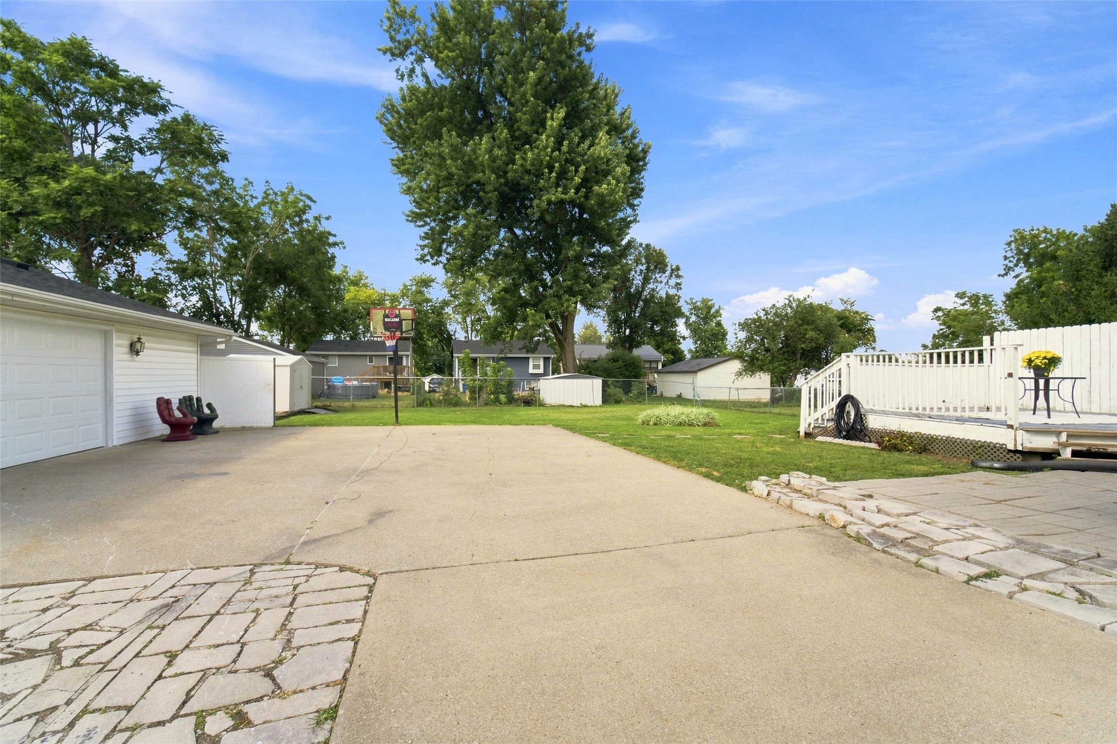 320 E Diehl Avenue