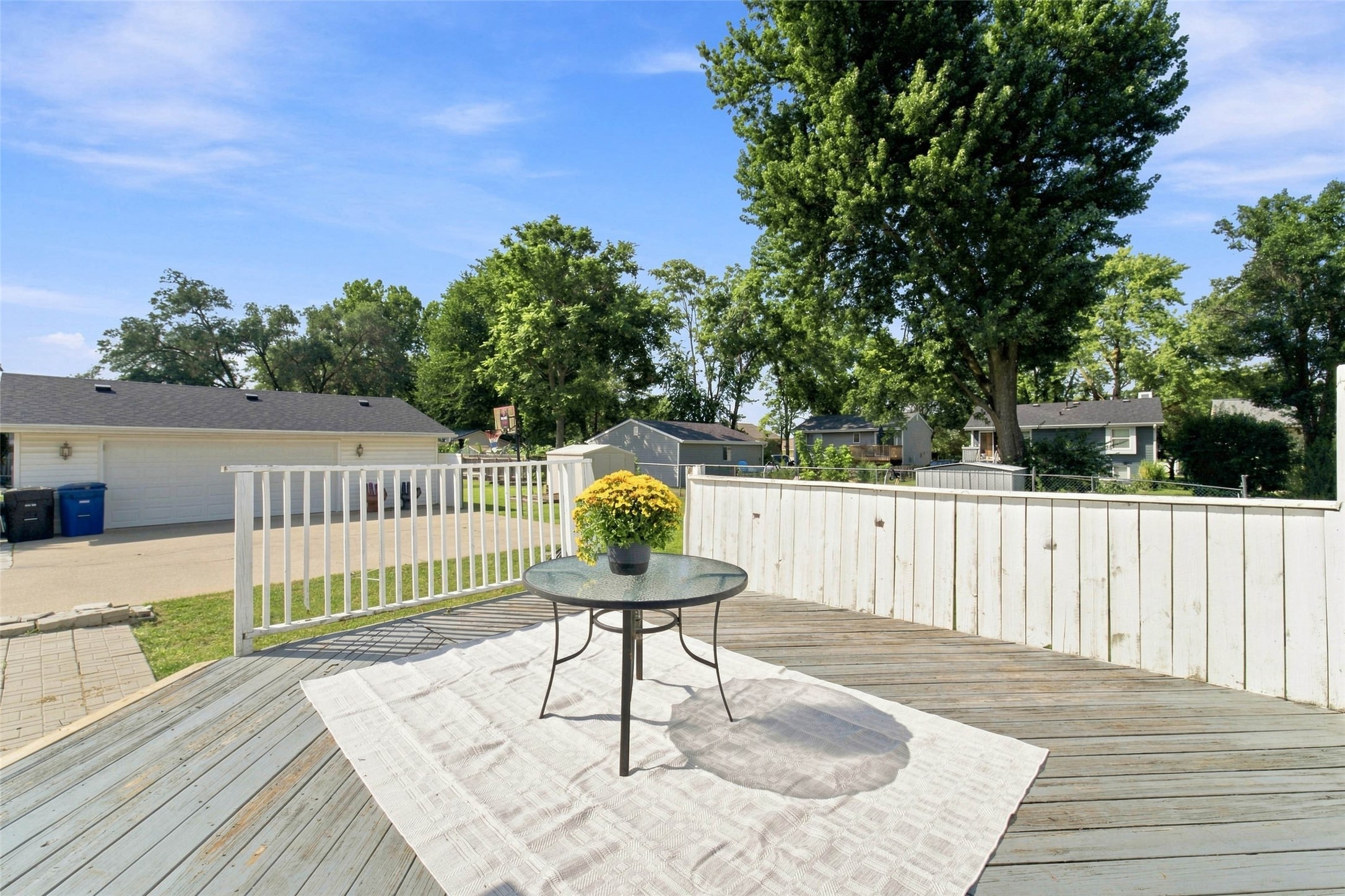 320 E Diehl Avenue