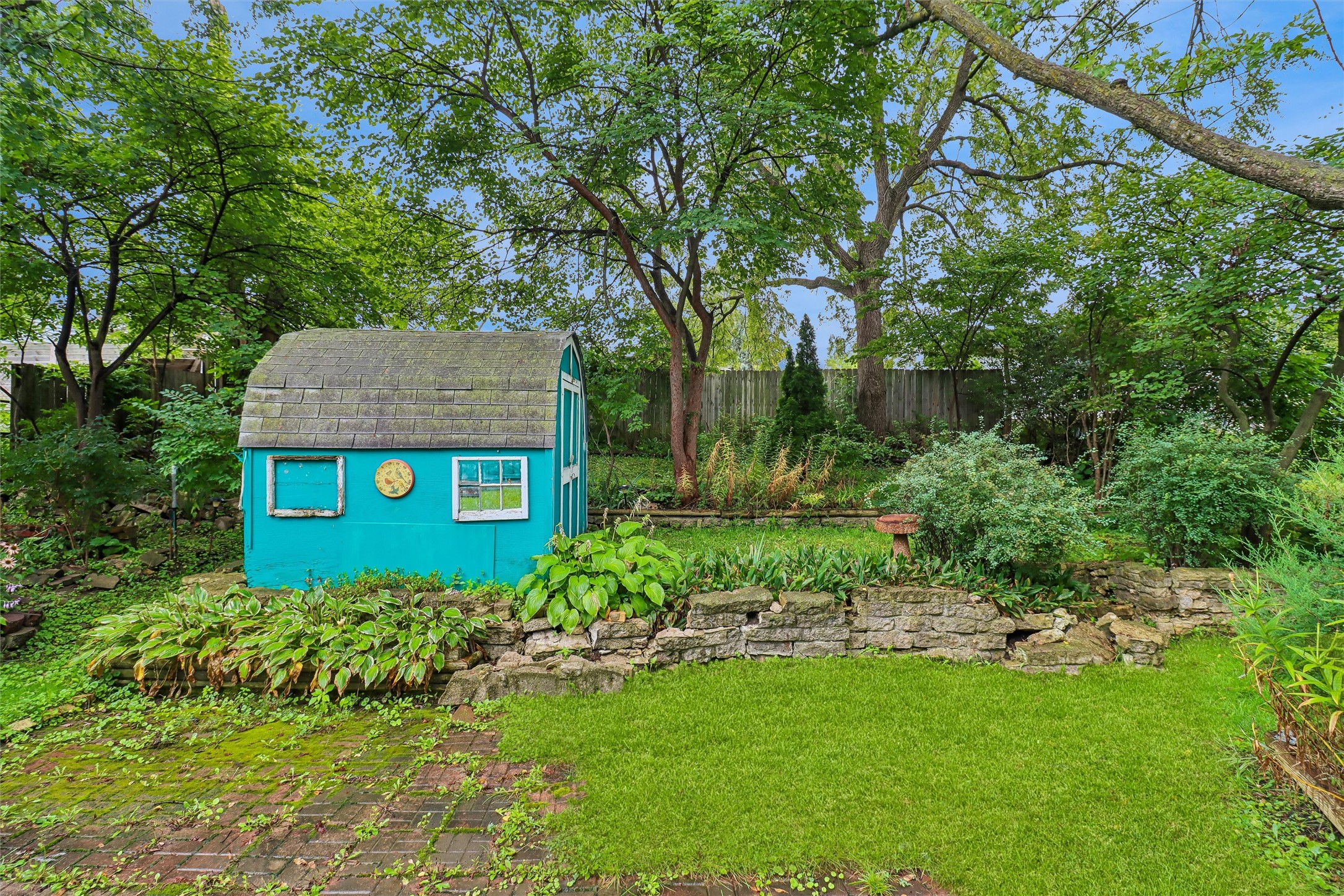 4023 E Seneca Avenue