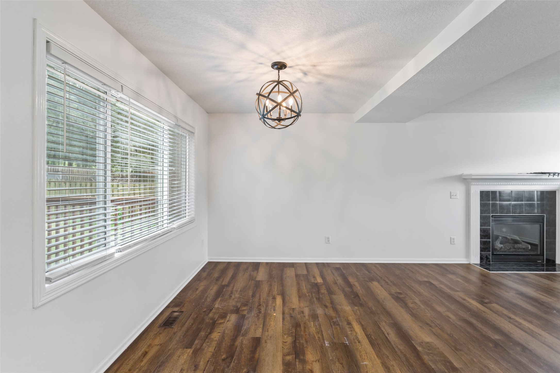 2420 Pine Court