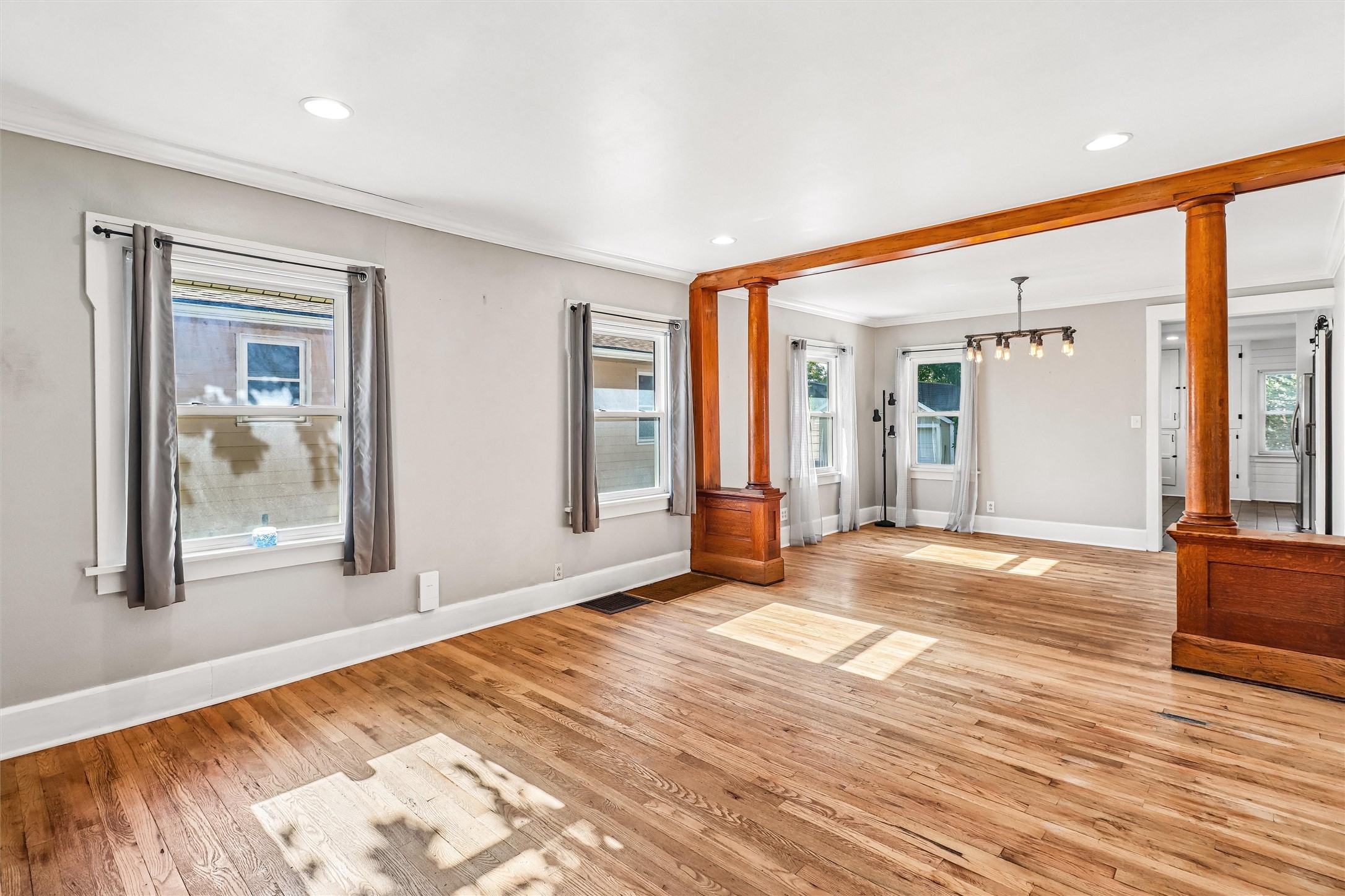 3007 Center Street