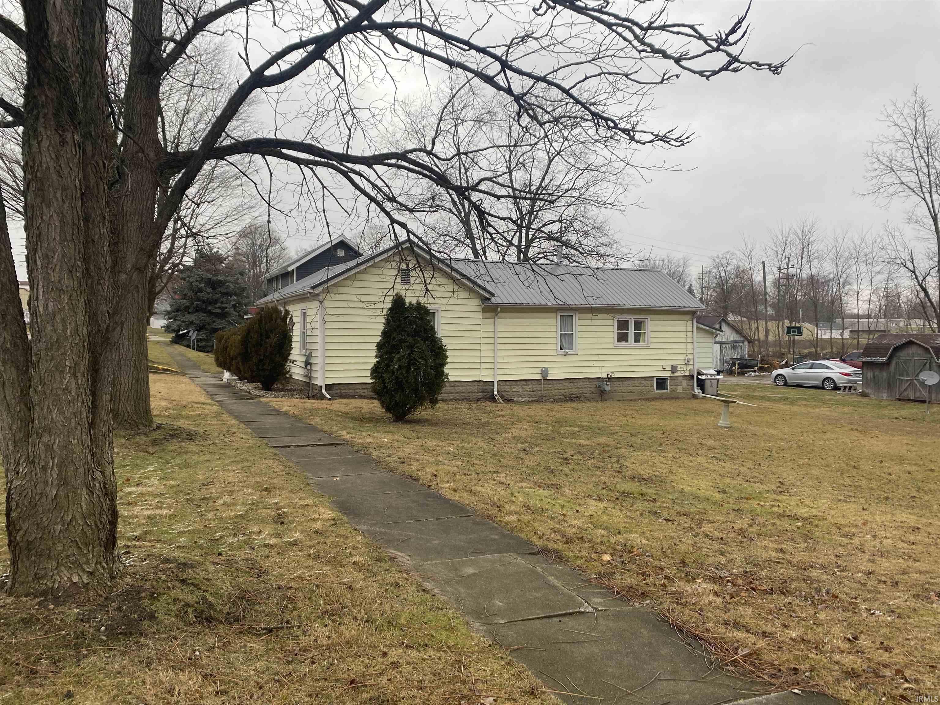 311 E Spring