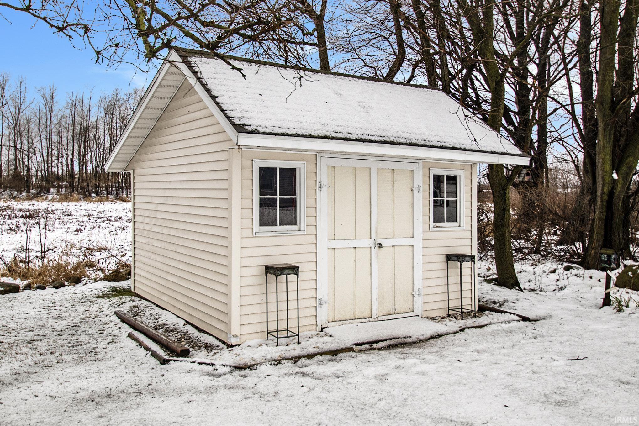 705 E Country Lane