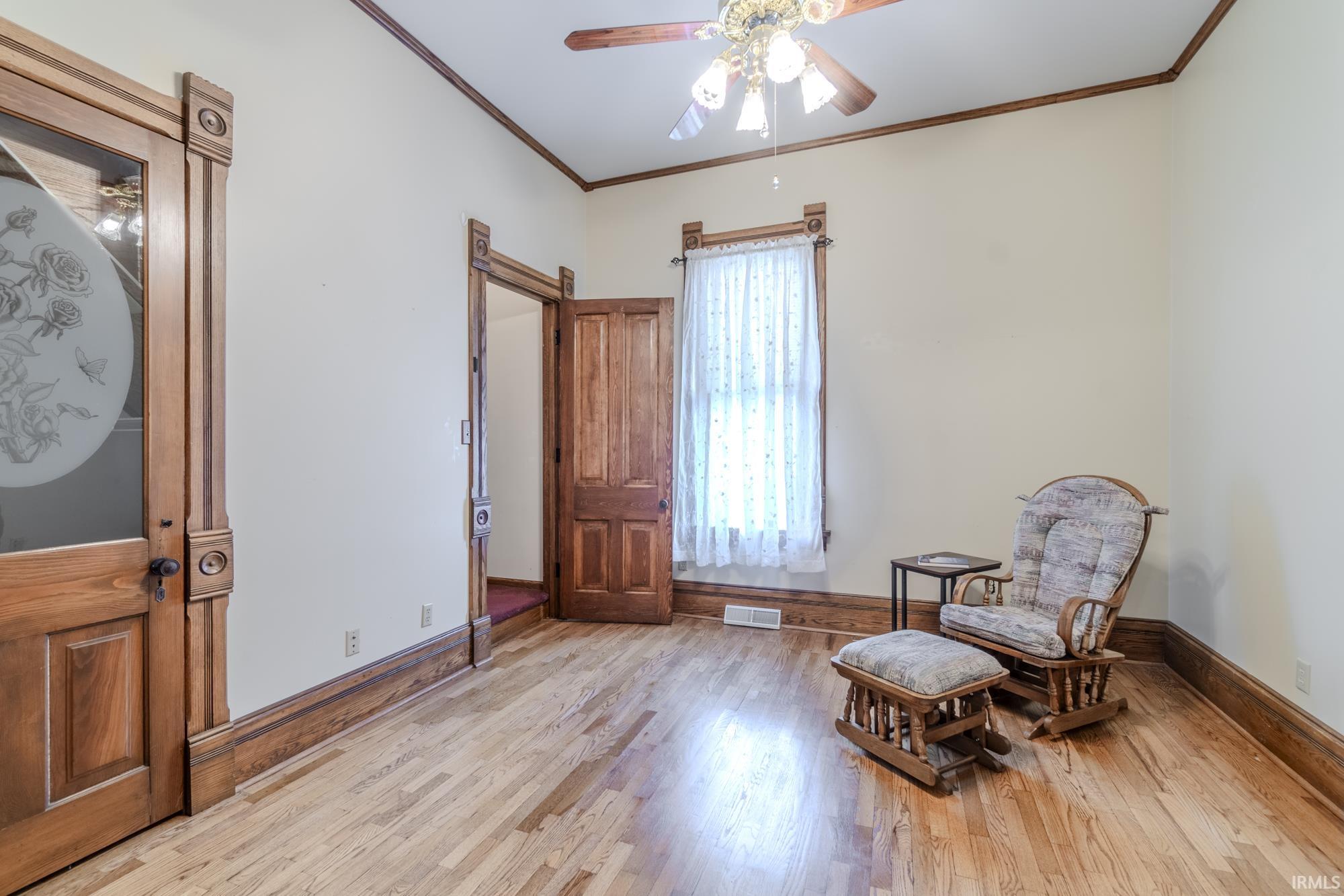 104 N Mountain