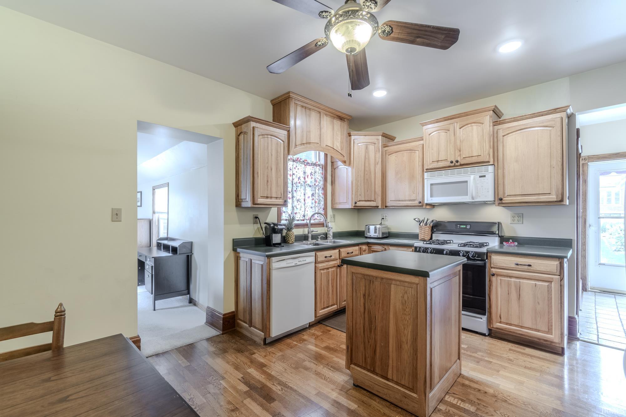 104 N Mountain