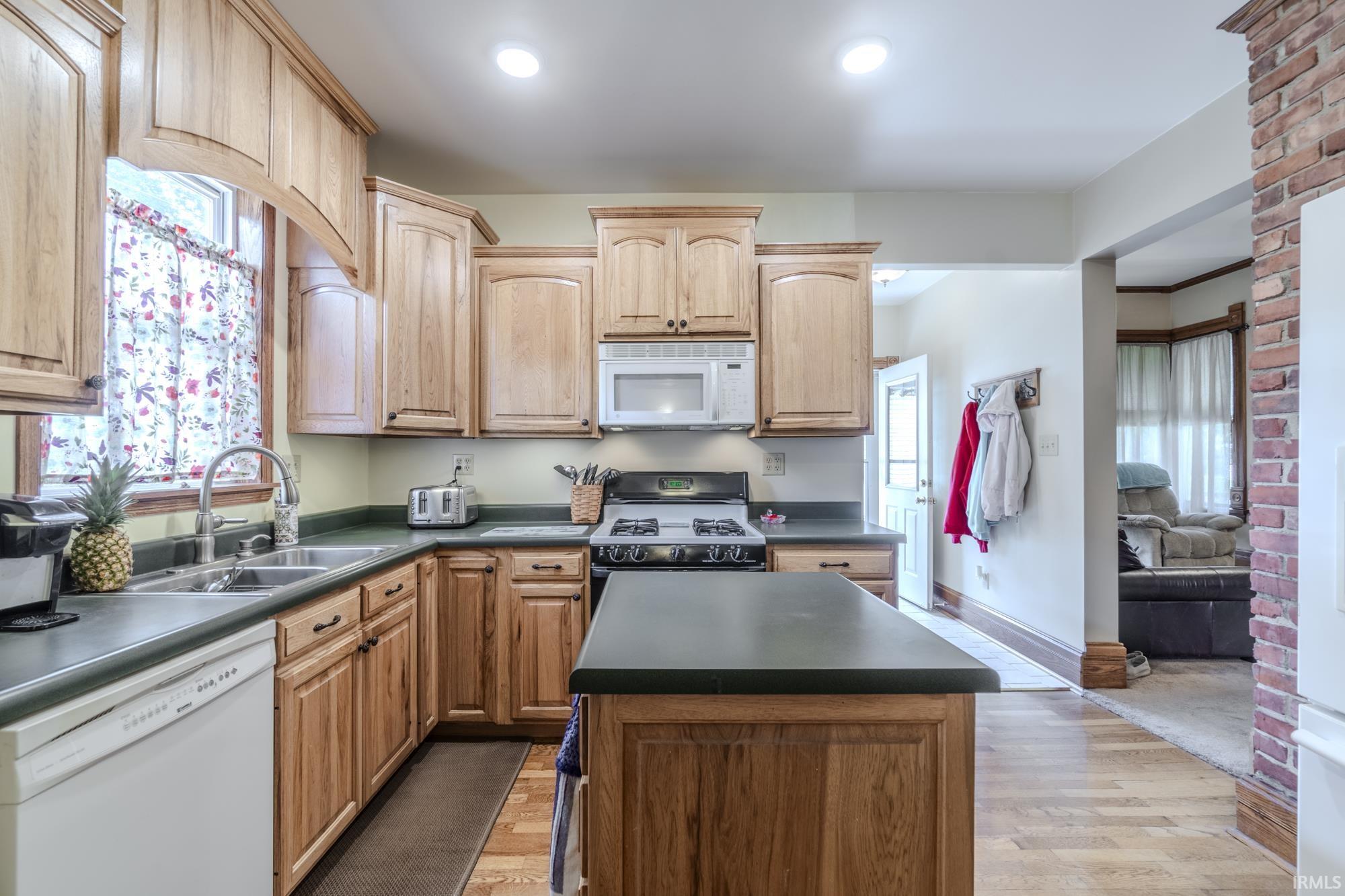 104 N Mountain