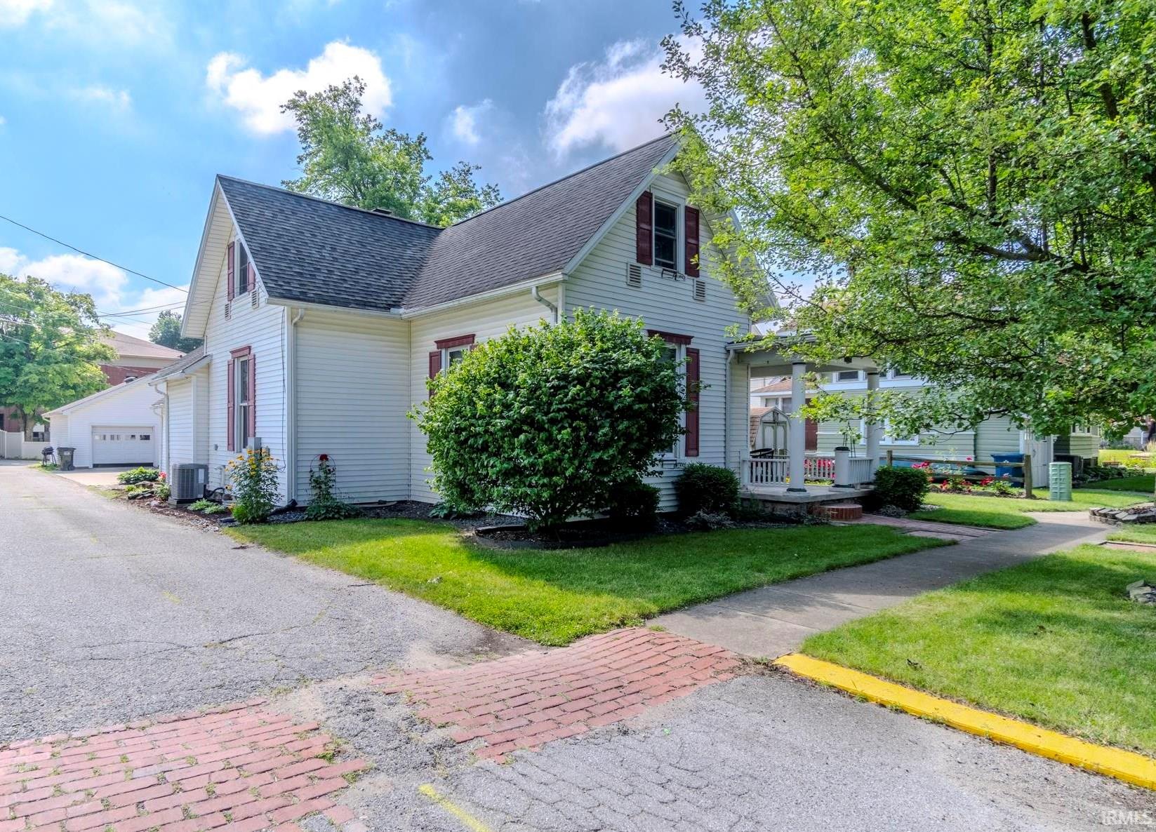 104 N Mountain