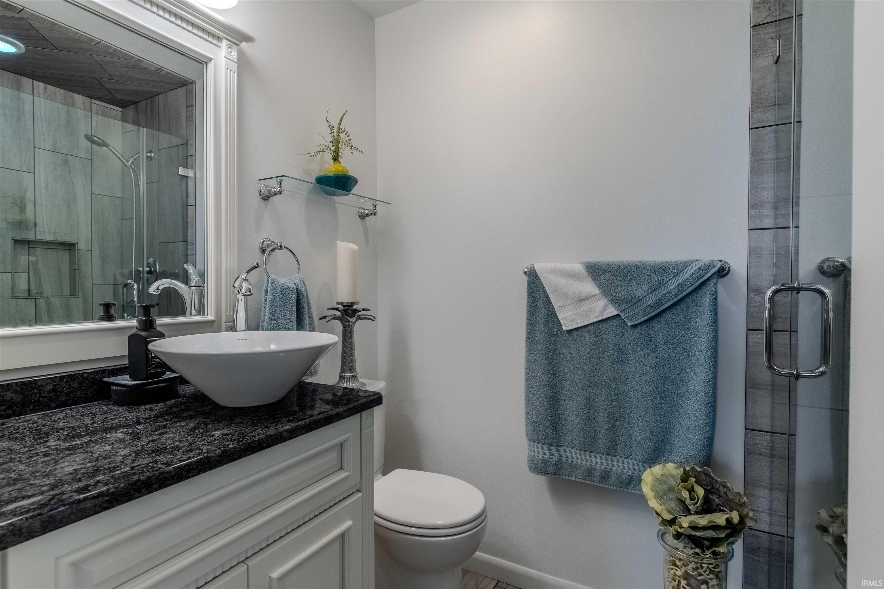 906 N Townline Rd